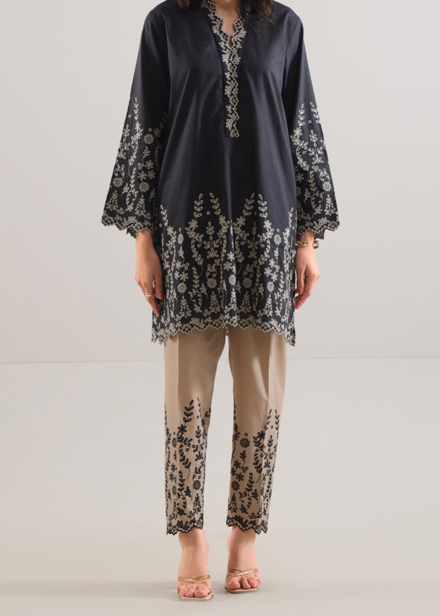 Saya Solid Embroidered Cambric Stitched Shirt WP1S 1091 Women 1pcs