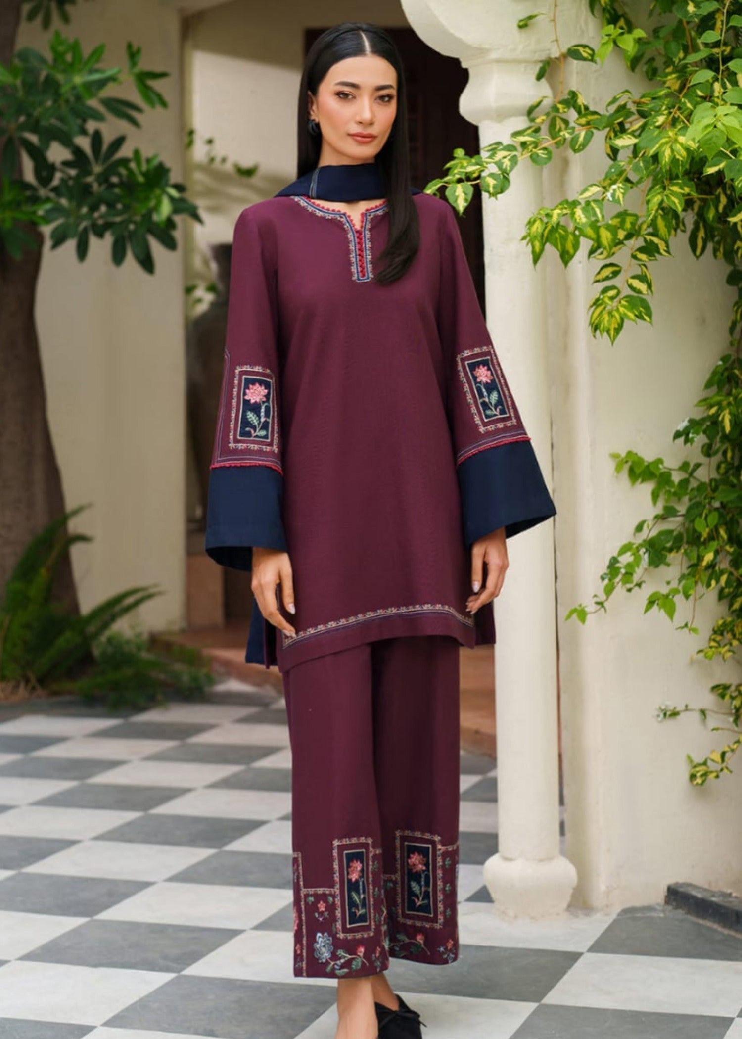 Chaudhary Arts Eris Embroidered Women 3pcs