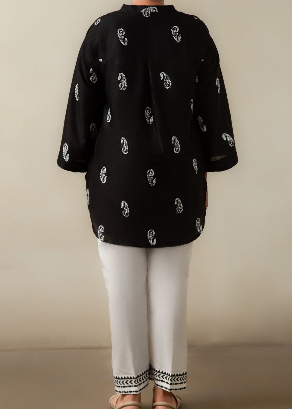 Zarah&Sarah Monochrome Muse Women 2pcs