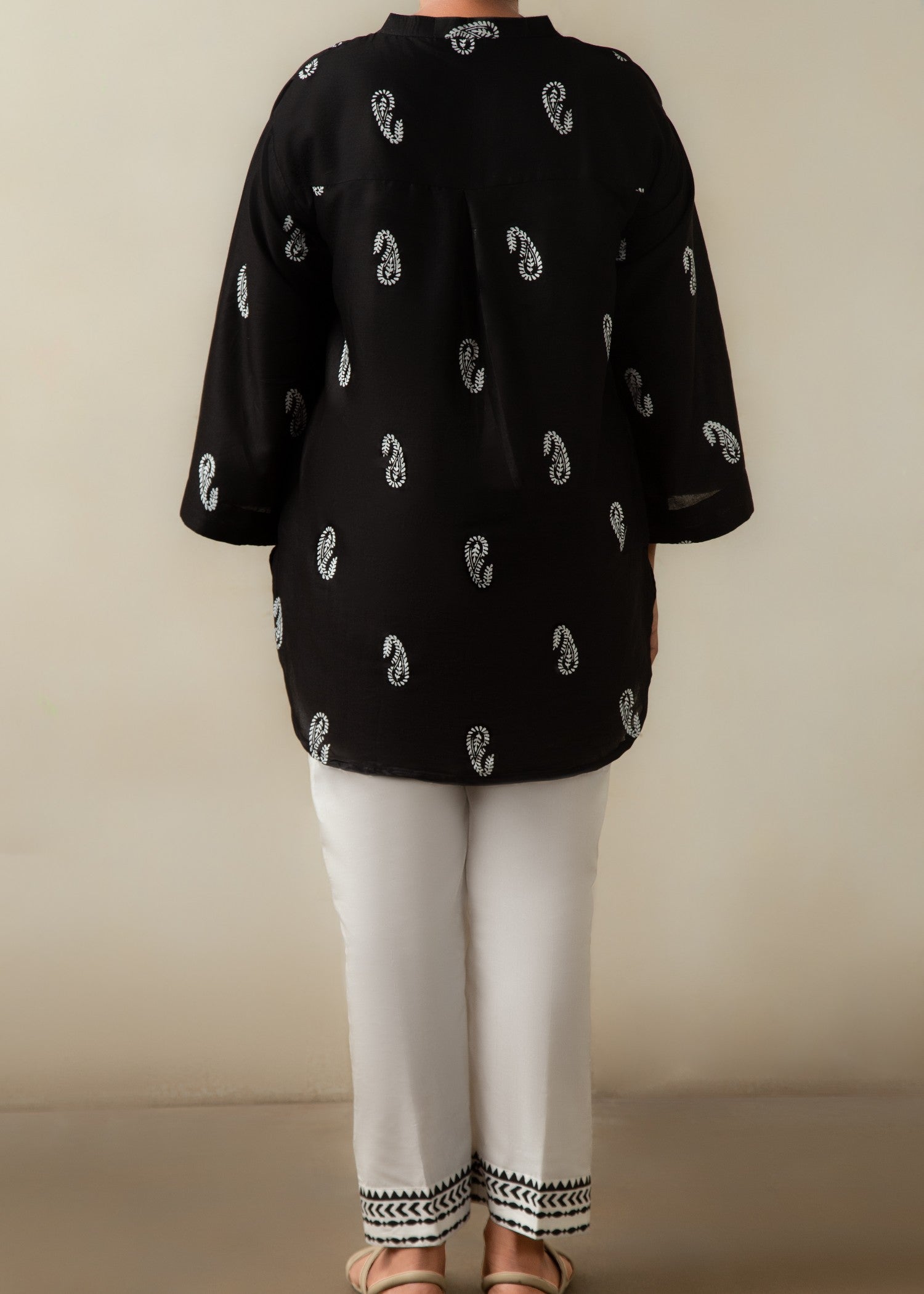 Zarah&Sarah Monochrome Muse Women 2pcs