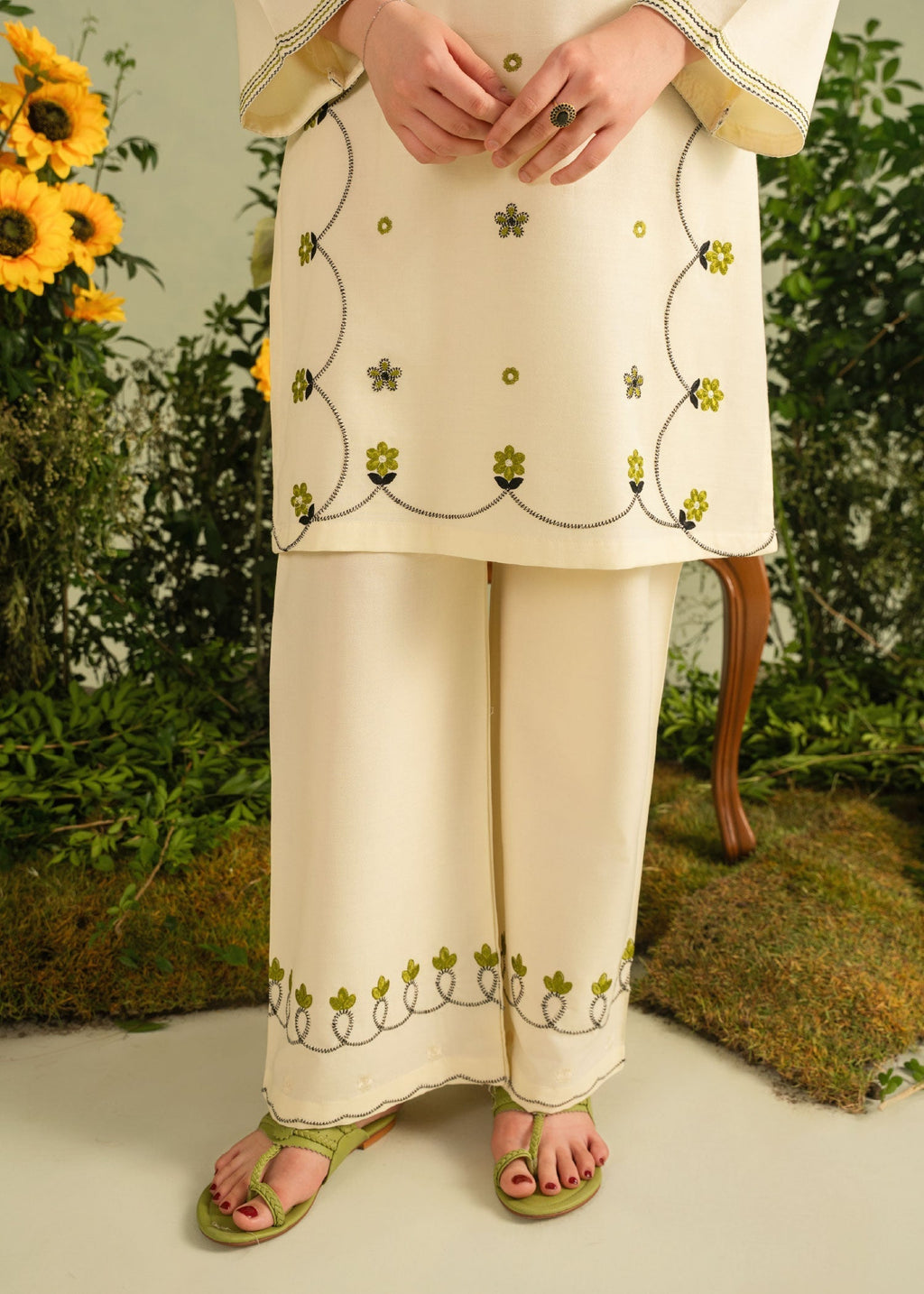 Chaudhary Arts Elmira Embroidered Women 3pcs