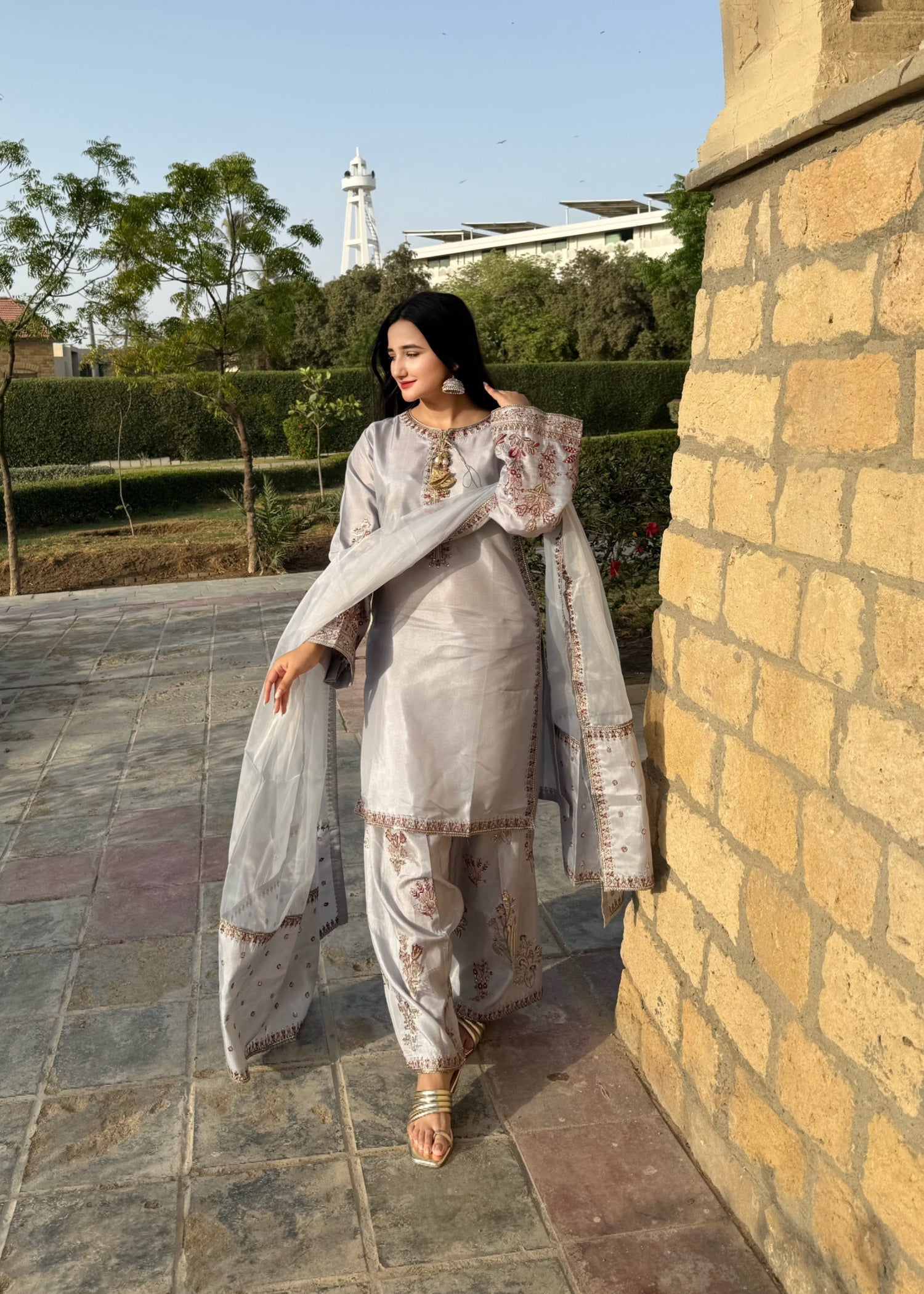 Suits By Sadia FARSHI SILVER Women 3pcs