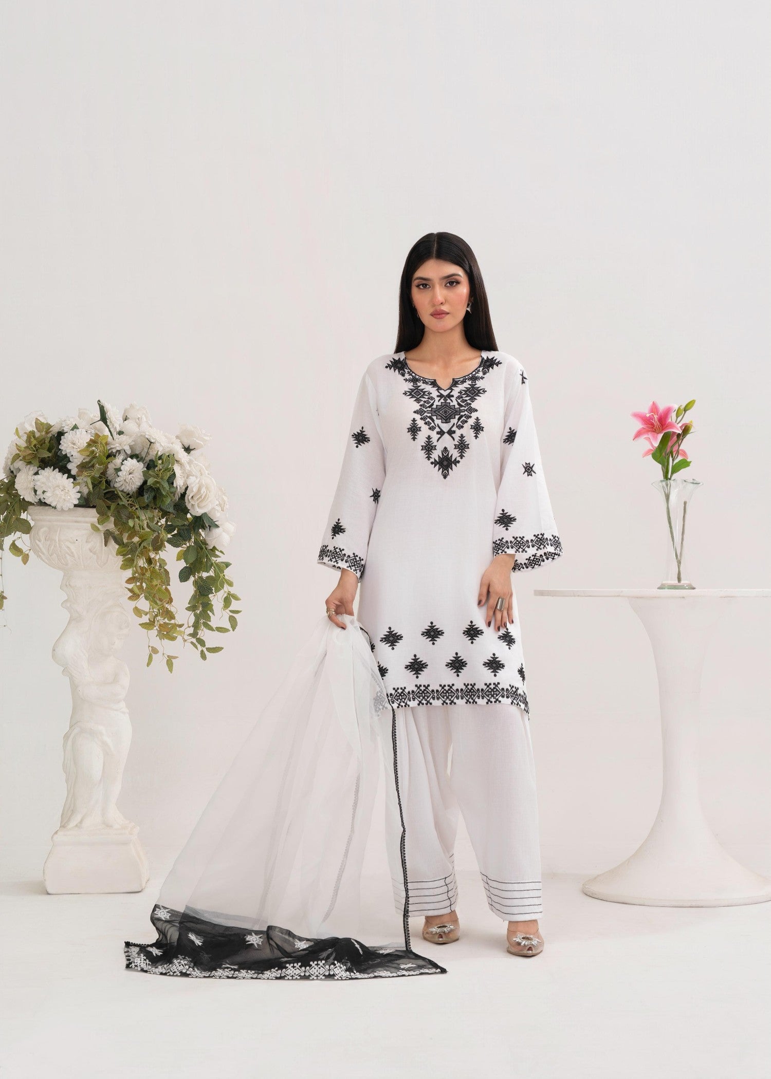 Stylish Collection WHITE CHARM (FARSHI SHALWAR) Women 3pcs