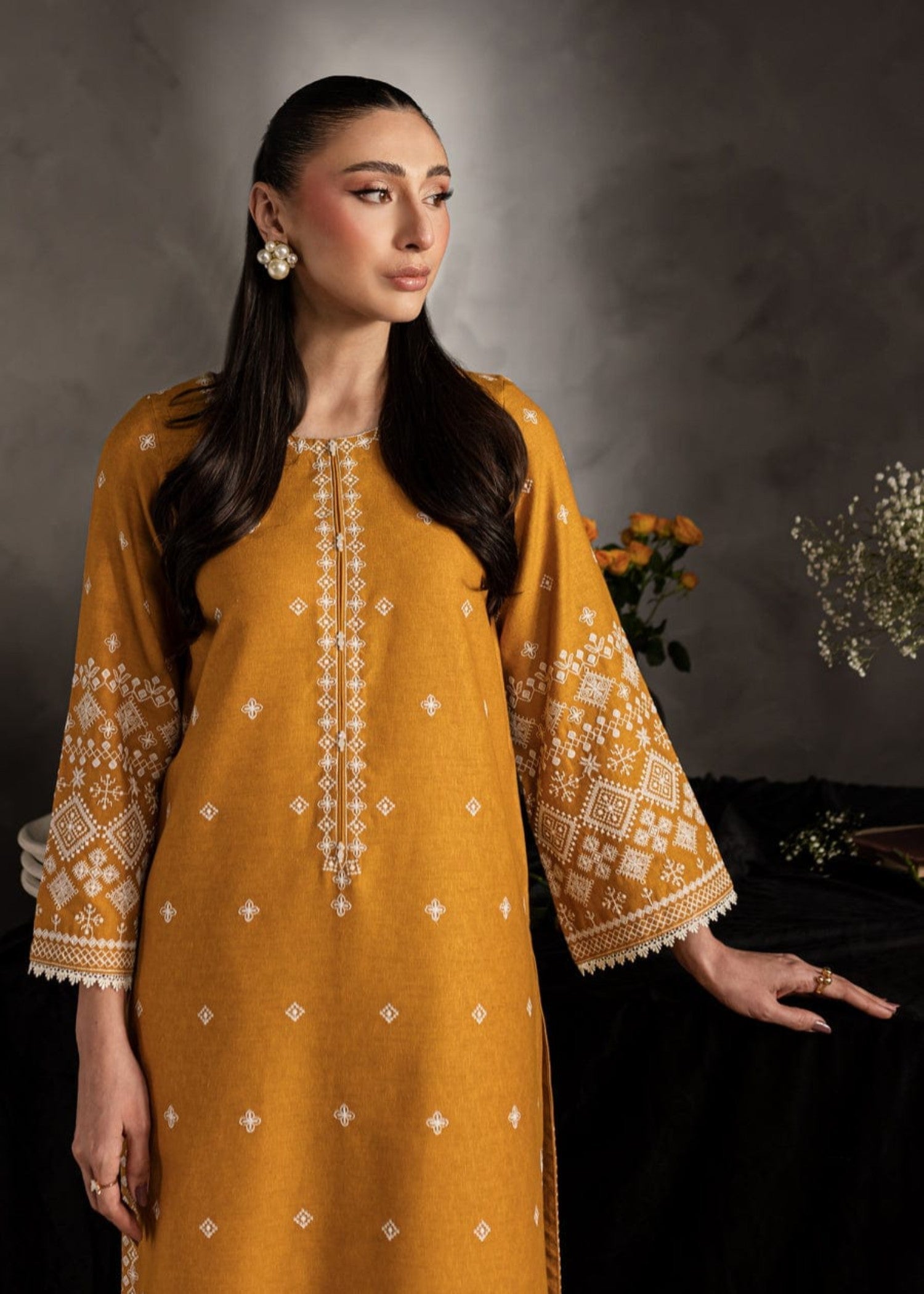 Shehroz Fashion ZAUQ E ZEENAT LAWN EMBROIDERY SUIT Women 2pcs