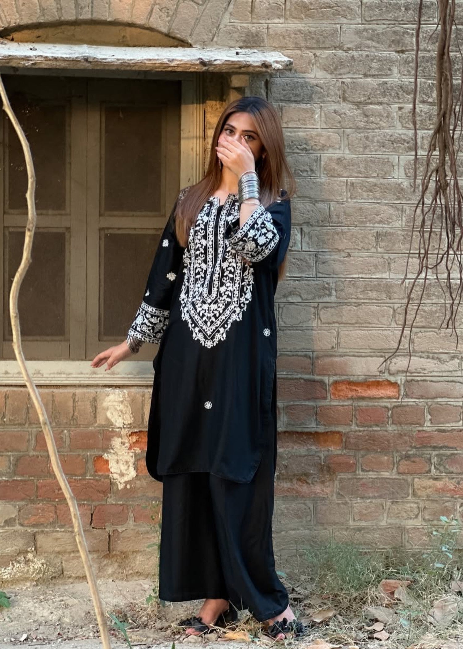 Kala Jora Zarnish Women 2pcs