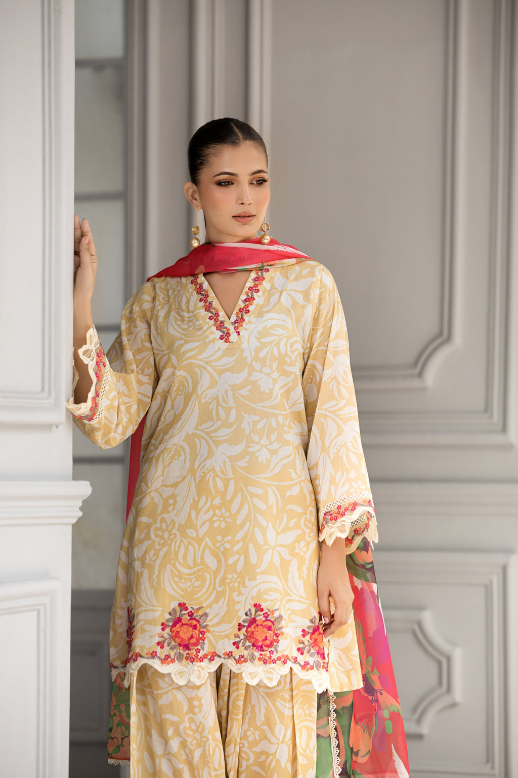 Afiay Clothing Rung Bahar – Embroidered Lawn Suit with Farshi Shalwar & Silk Dupatta Women 3pcs
