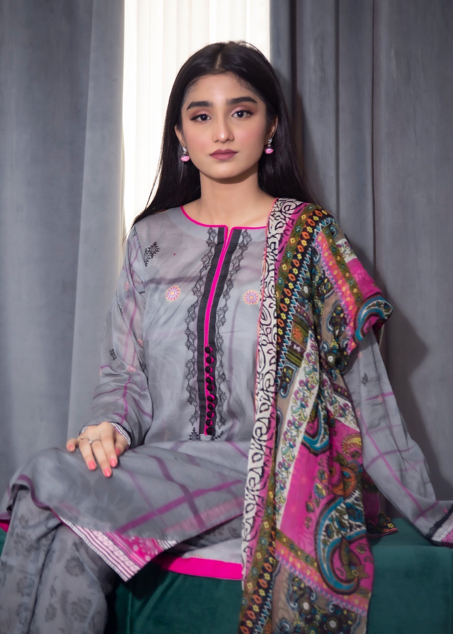 Hayati Collections Lawn | with Chiffon Dupatta | Dark Grey Women 3pcs