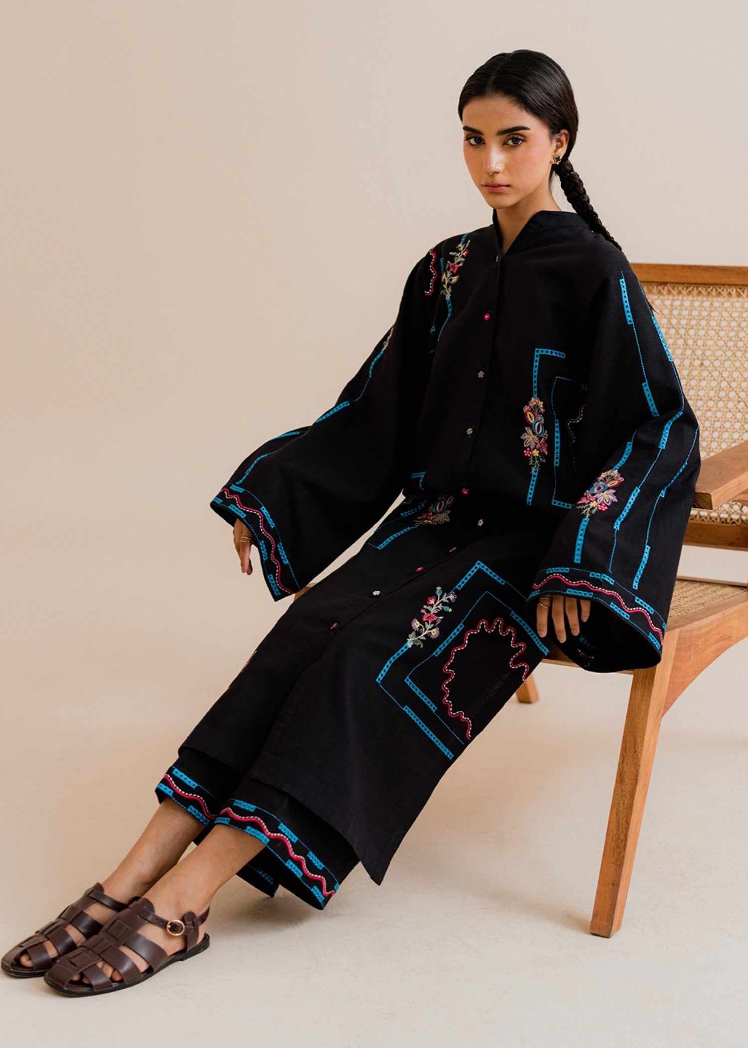 Kiara Dovra – Embroidered Co ords Khaddar Set Women 2pcs