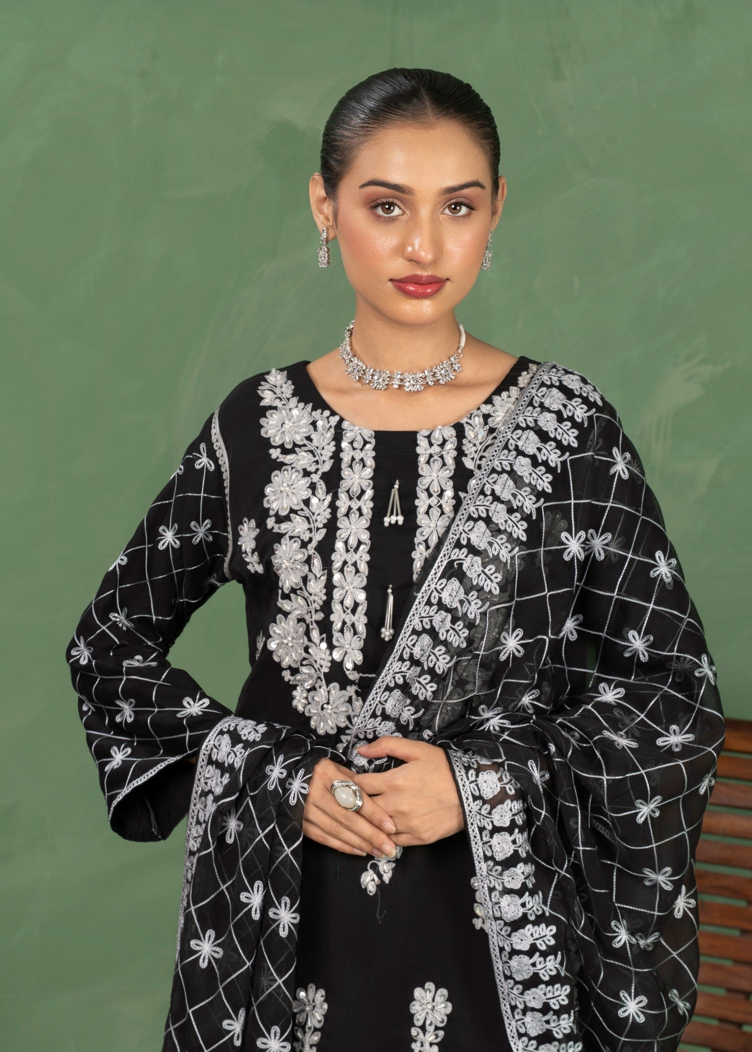 Four Season Boutique ZEWAR BLACK Women 3pcs