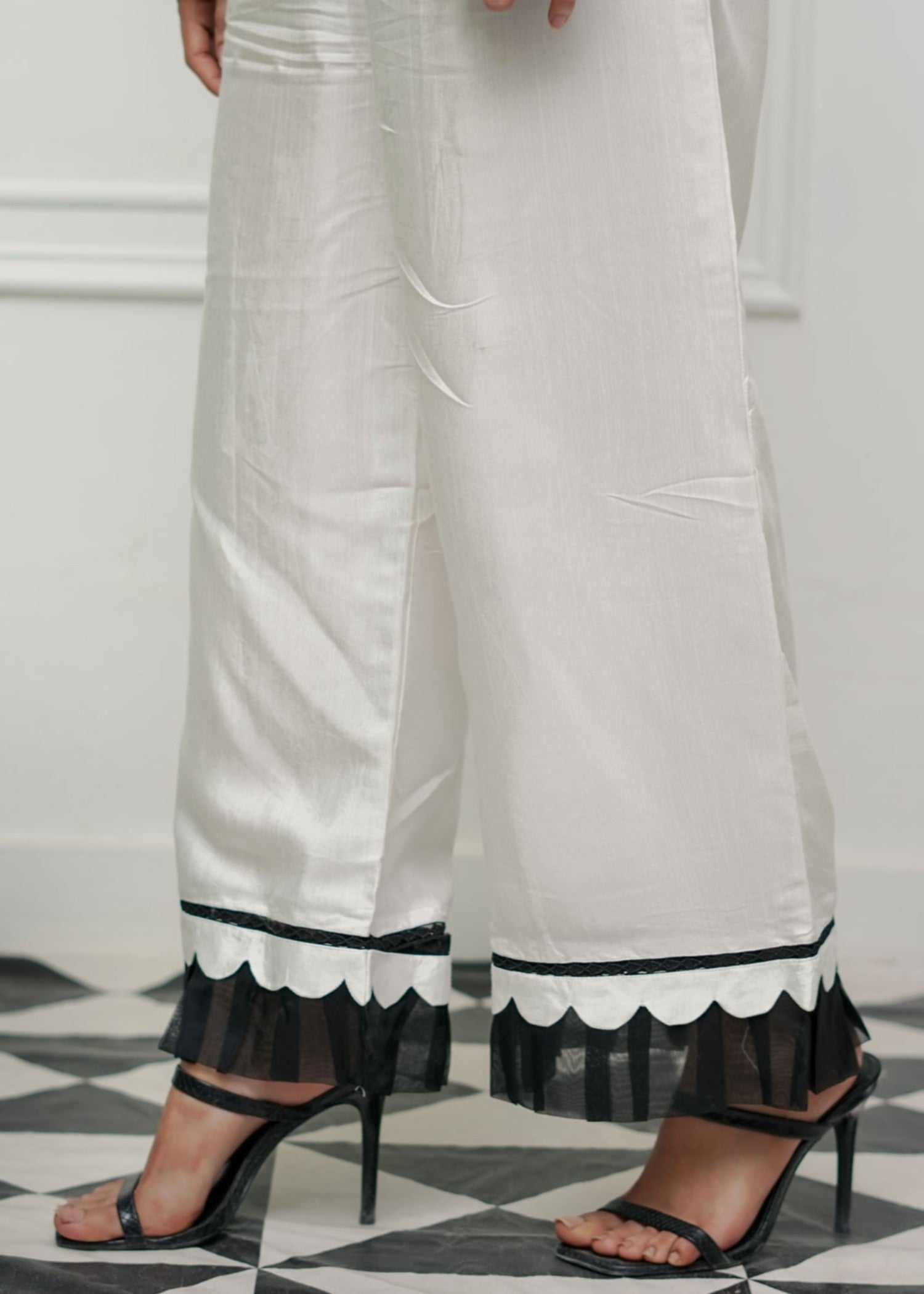 Tng (The Next Generation) Trouser | Silk | white Women 1pcs