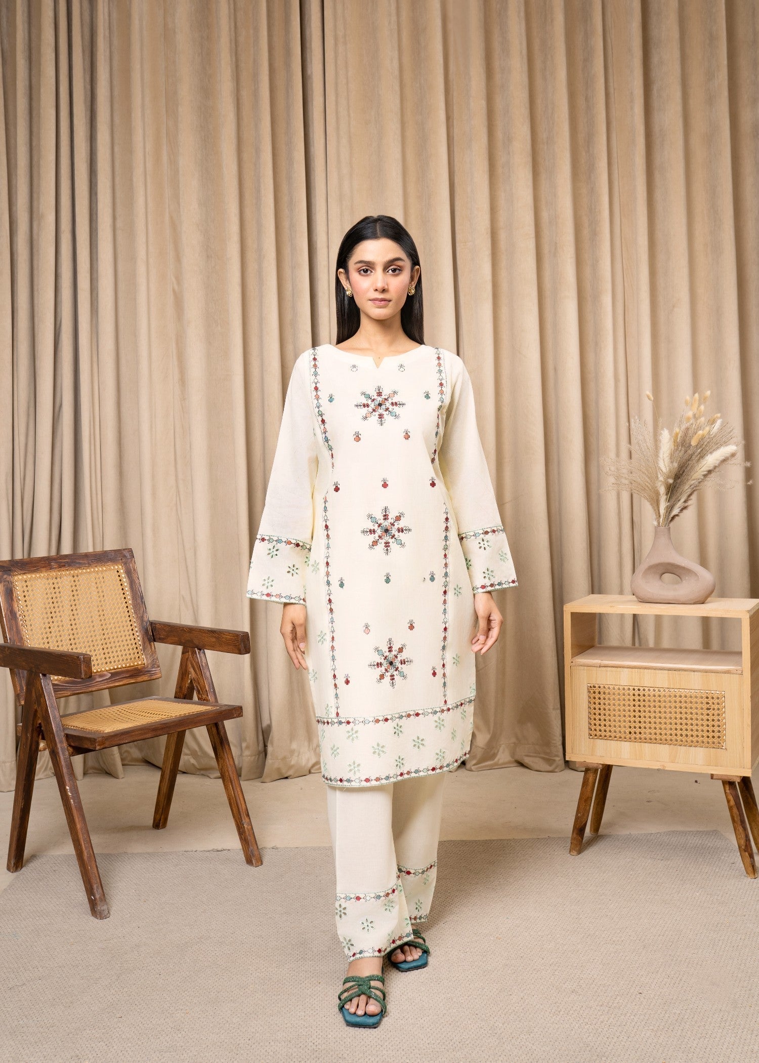 Zoya&Zafar Aabroo Women 2pcs
