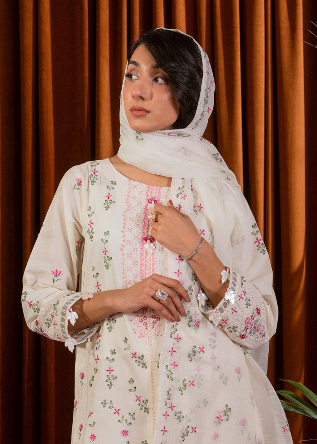 Kross Kulture Embroidered Lawn Suit 01653 Women 3pcs