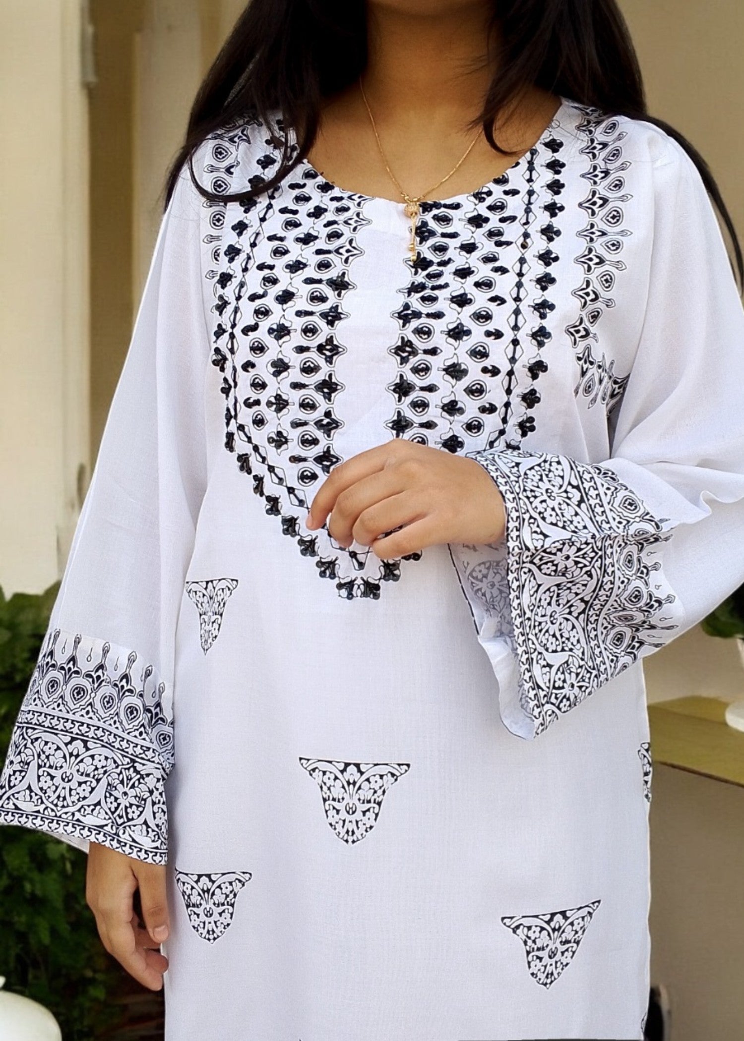 Gulposh Zarwish Hand Work (Stitched ) White Women 2pcs