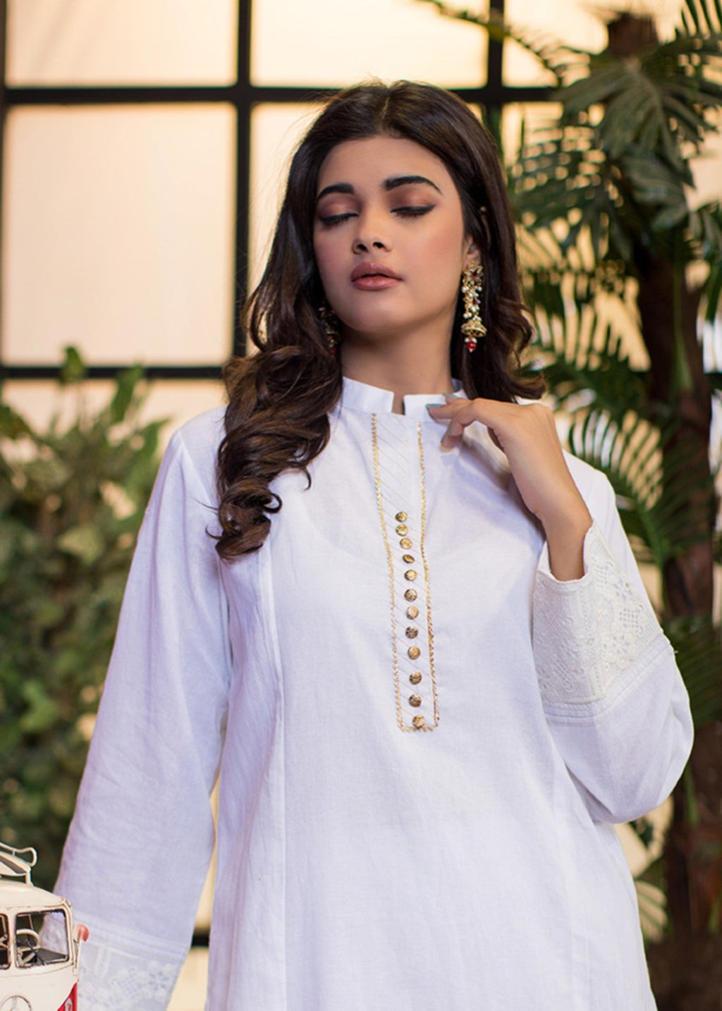 Urban Cut Cotton Embroidered Kurti White Women 1pcs