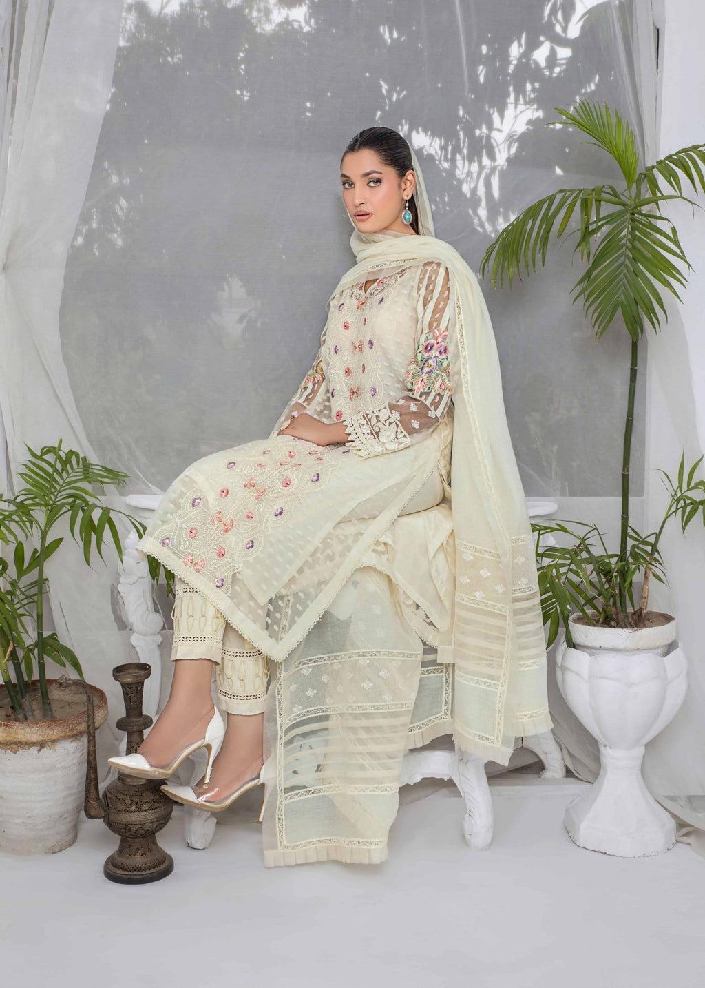 Ridah Naeem Ivory Elegance Women 2pcs