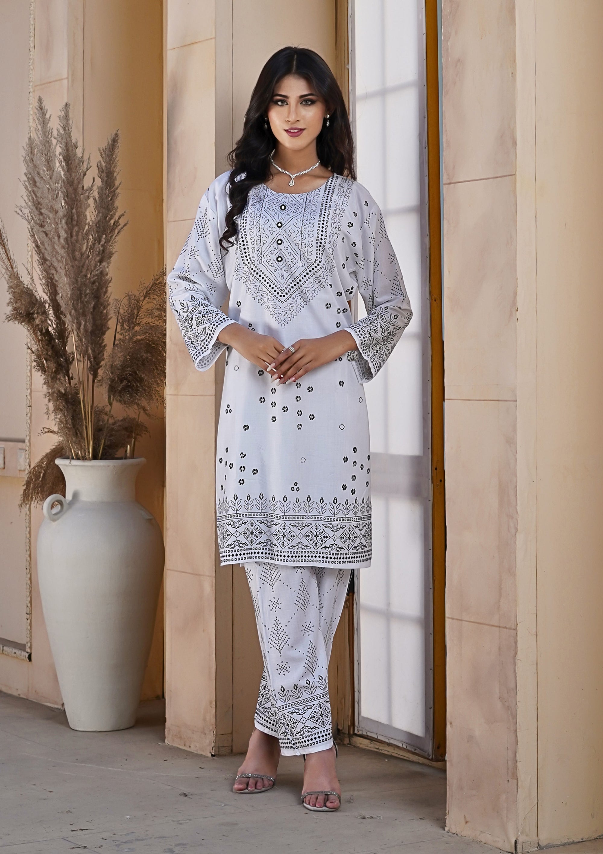 Hamna Kalim Riwayat Two Piece: Comfort and Style Combined White Women 2pcs