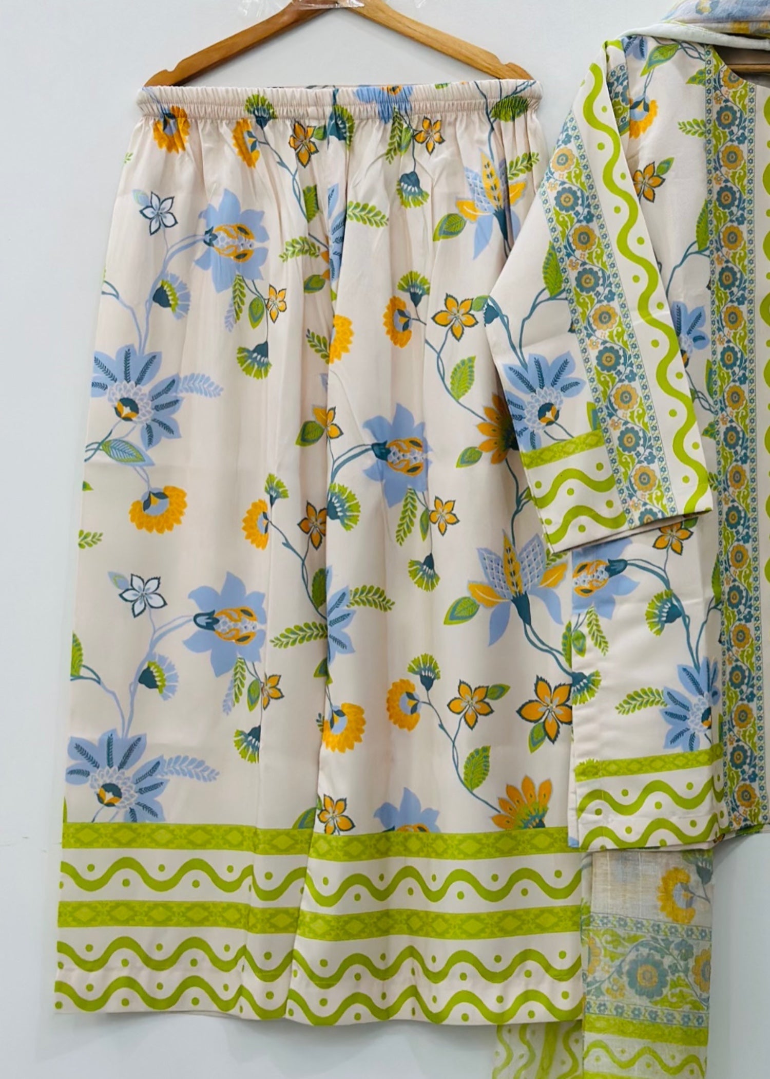 Ayesha B minahil Women 3pcs