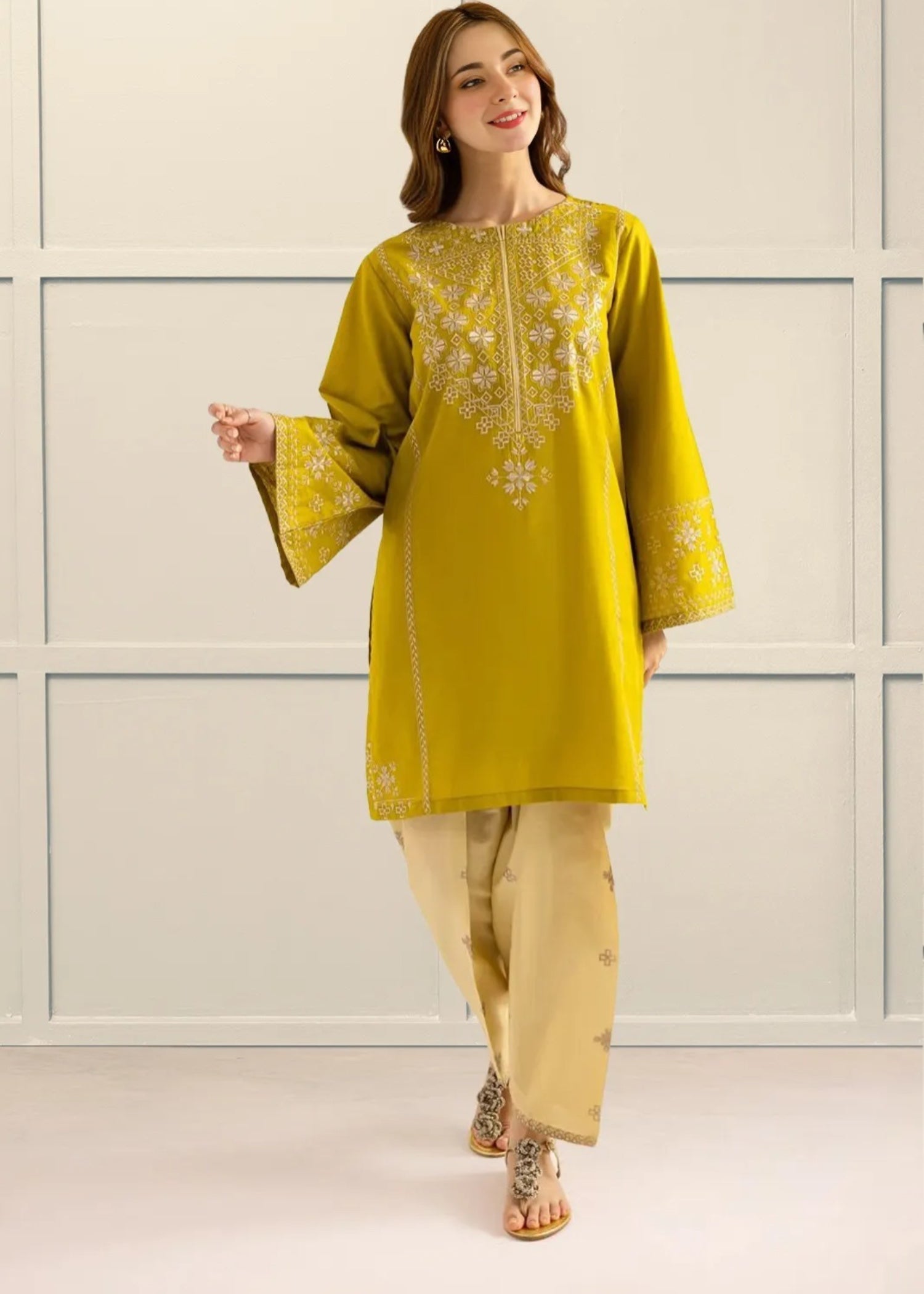 The Turkish Wear Frashia Embroidered Kurta Set Women 2pcs