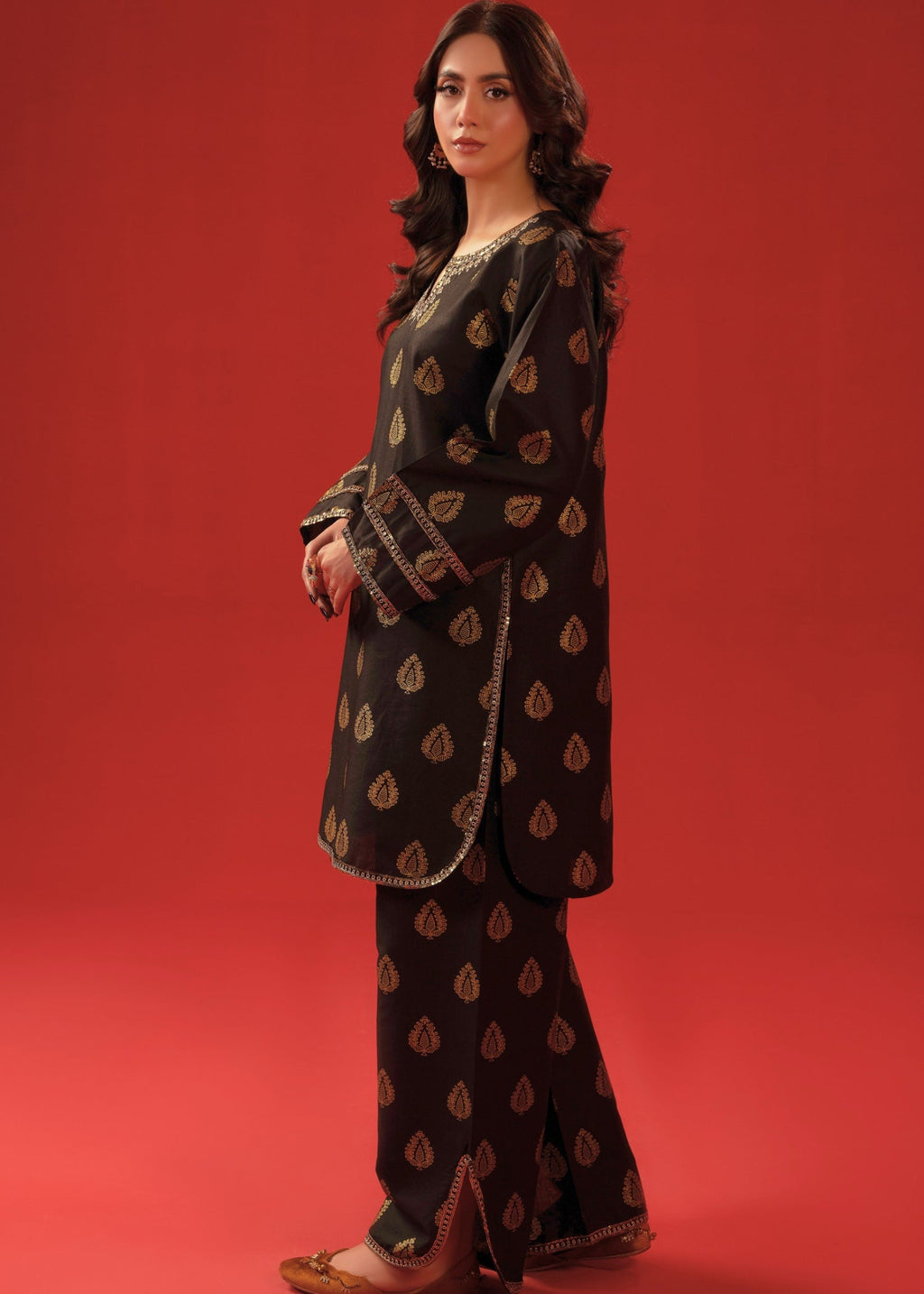 Zeenat & Zoha Black Pearl Women 2pcs