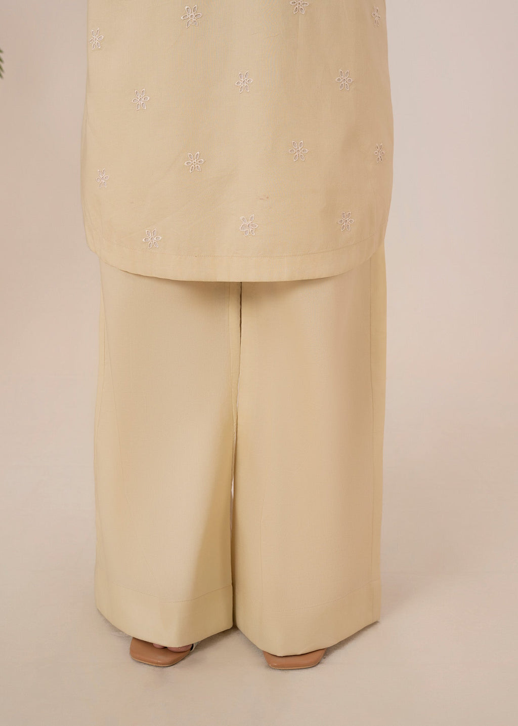 Chandan Nagri FINO Women 1pcs