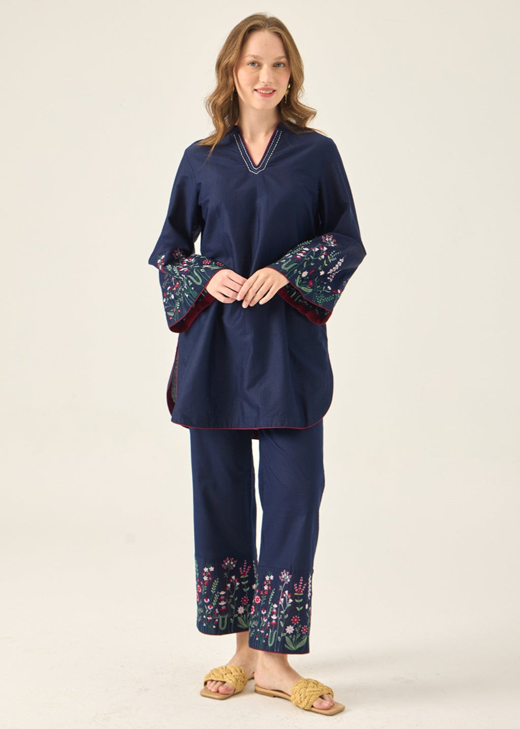 Kiara Serel – Embroidered Co ords Set Women 2pcs