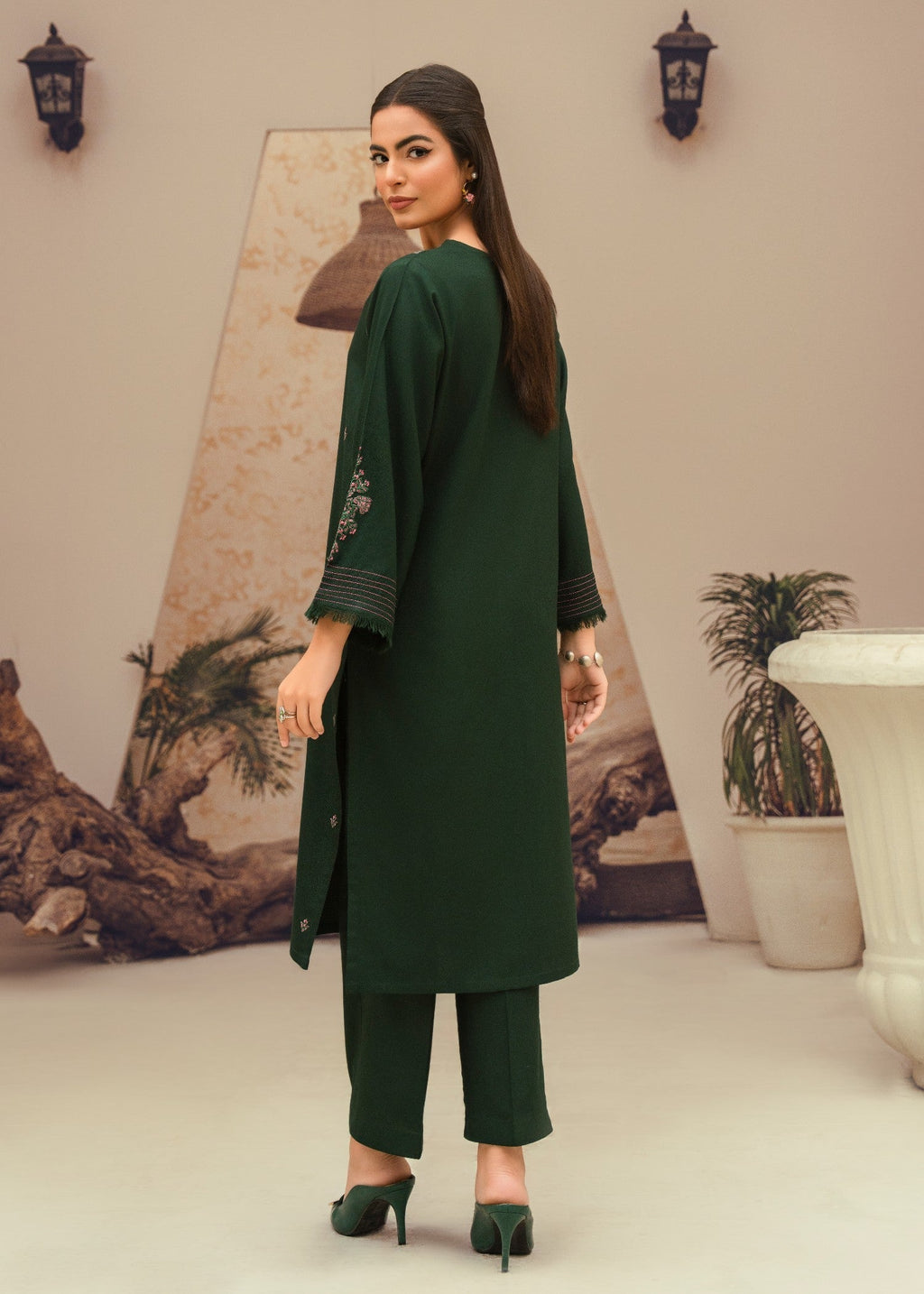 Thistle & Threads Emerald Women 2pcs