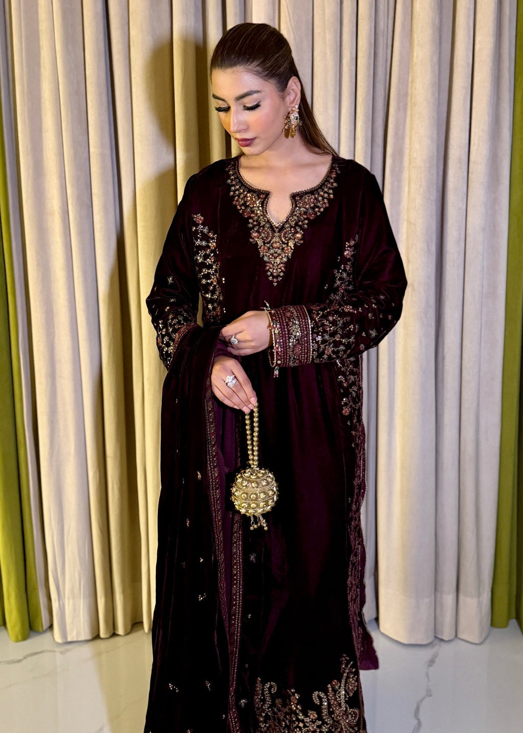 Laal Clothing Velvet V 07 Women 3pcs