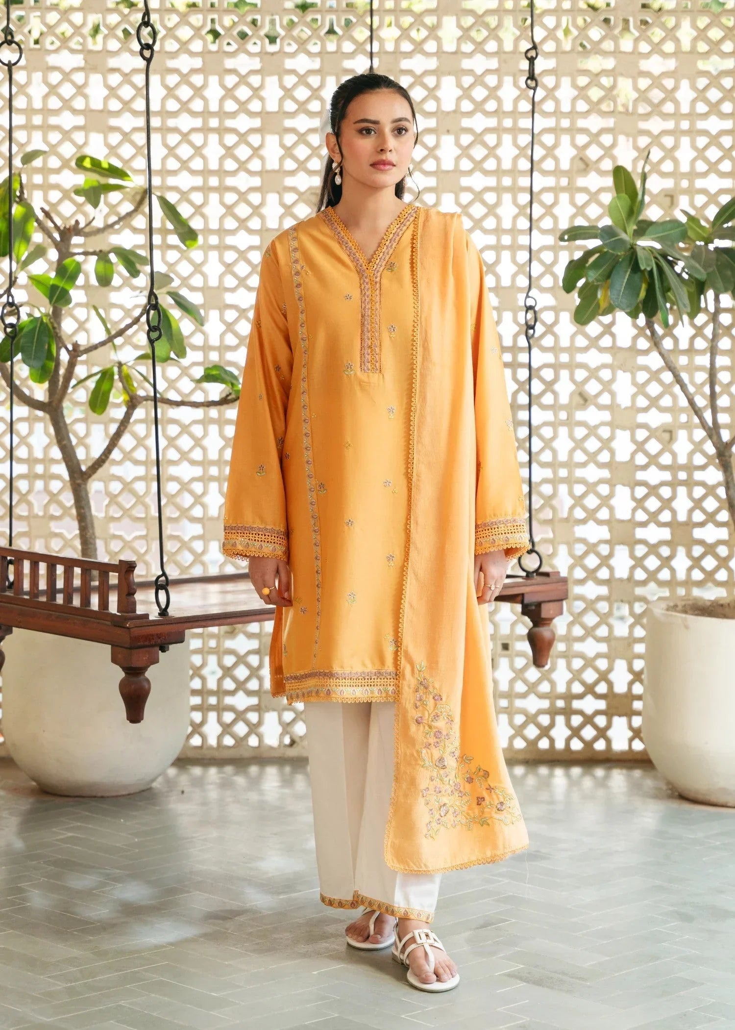 Mannat Daffodil Women 2pcs