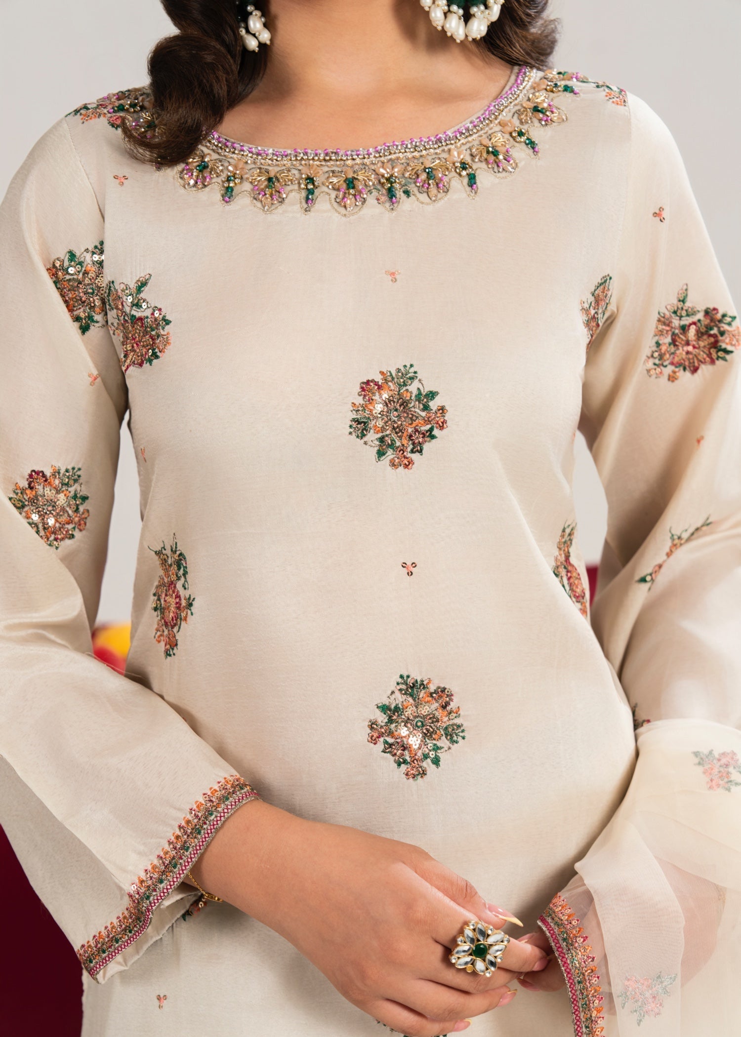 Maira Fashion Ivory Embroidered Kurta Set Women 3pcs