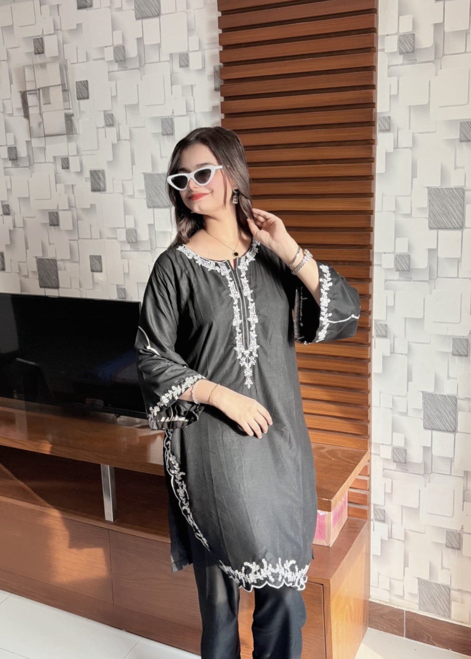 Sabahaats Black Linen Cutwork Embroidered Kurti & Trouser Set Women 2pcs