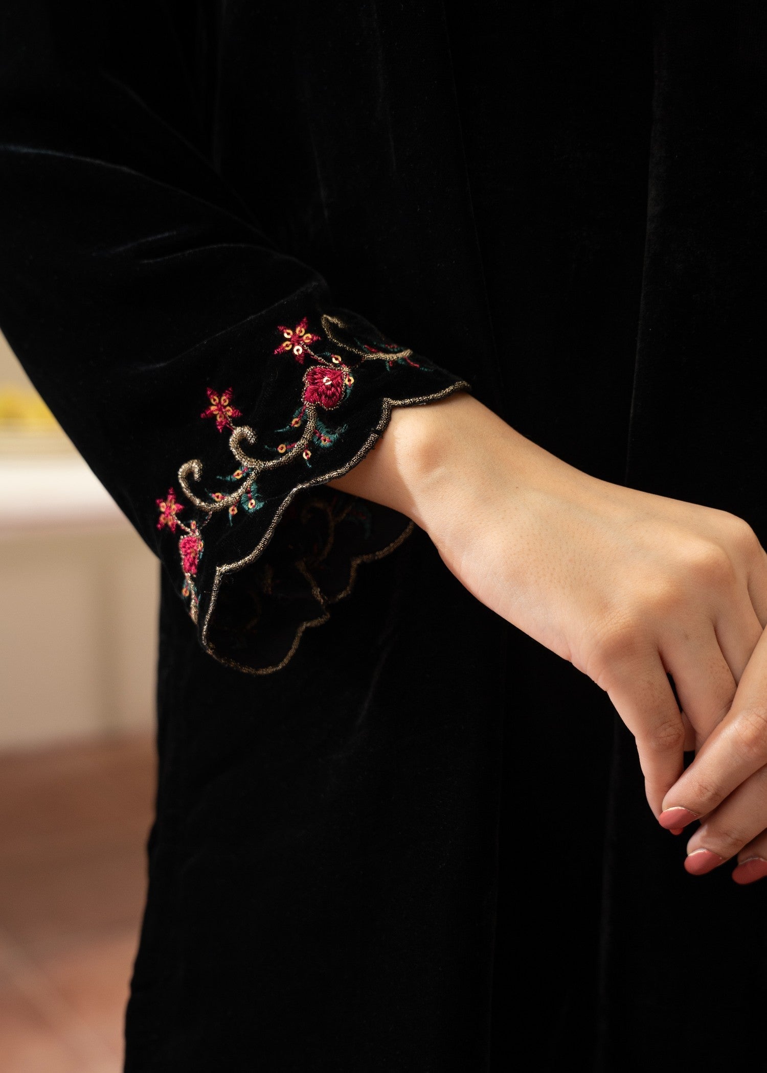 Naaz Couture Black velvet Embroidered Suit Women 3pcs