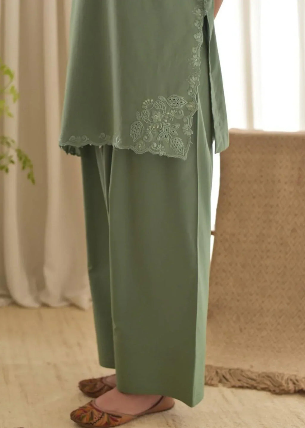 Virrora.Pk AIRA (FARSHI SHALWAR) Women 3pcs