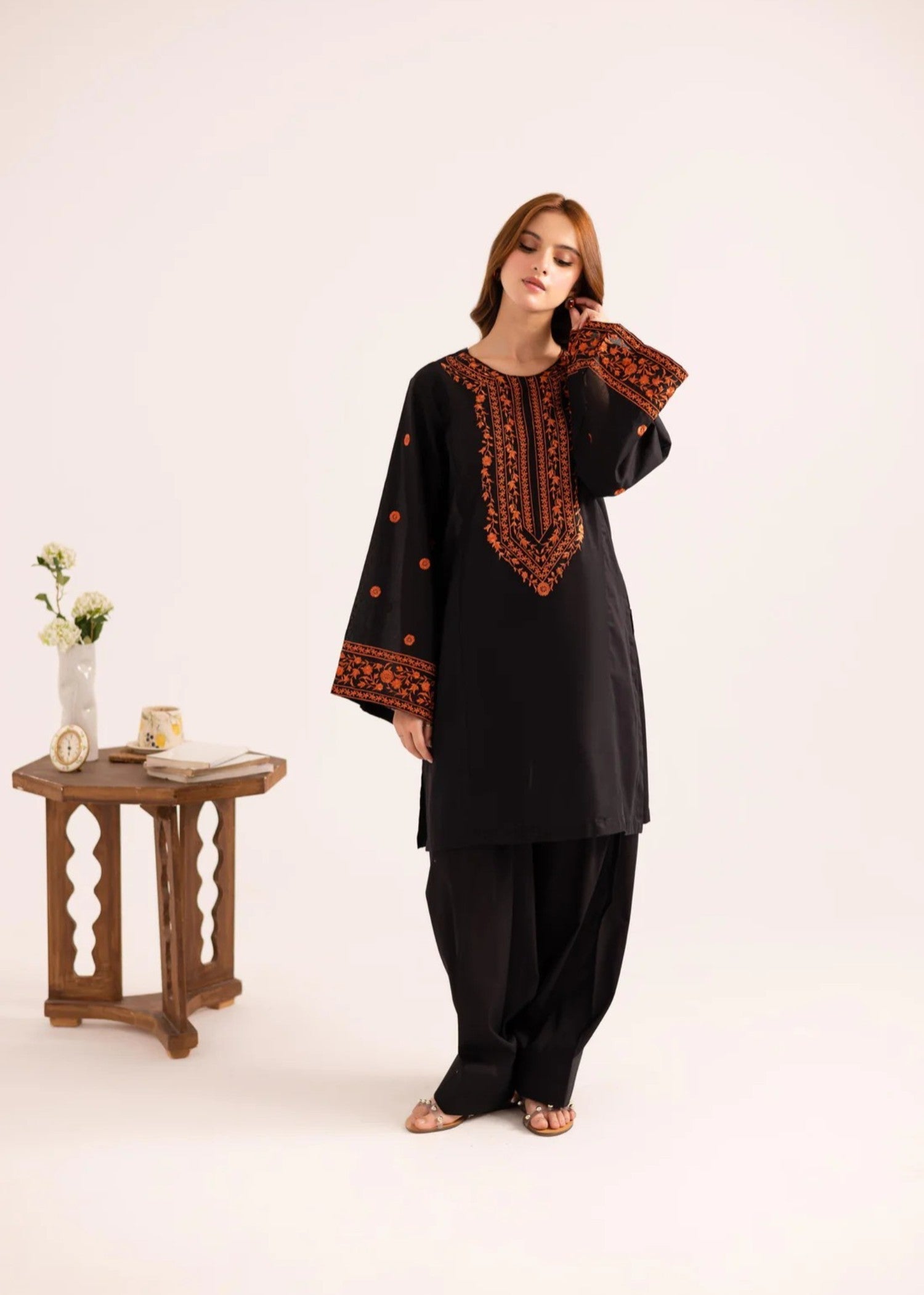 Zeenat & Zoha Noir Leaf Women 2pcs
