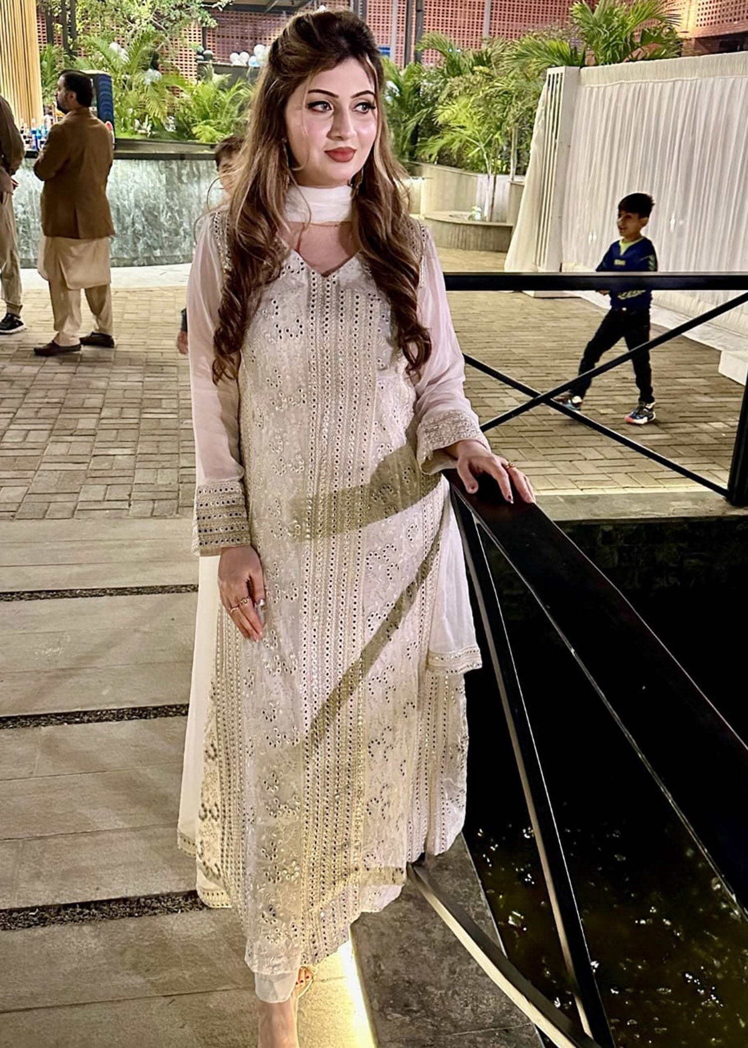 Rang-e-Haya Hania Amir Hoor / White Silver 1 Women 4pcs