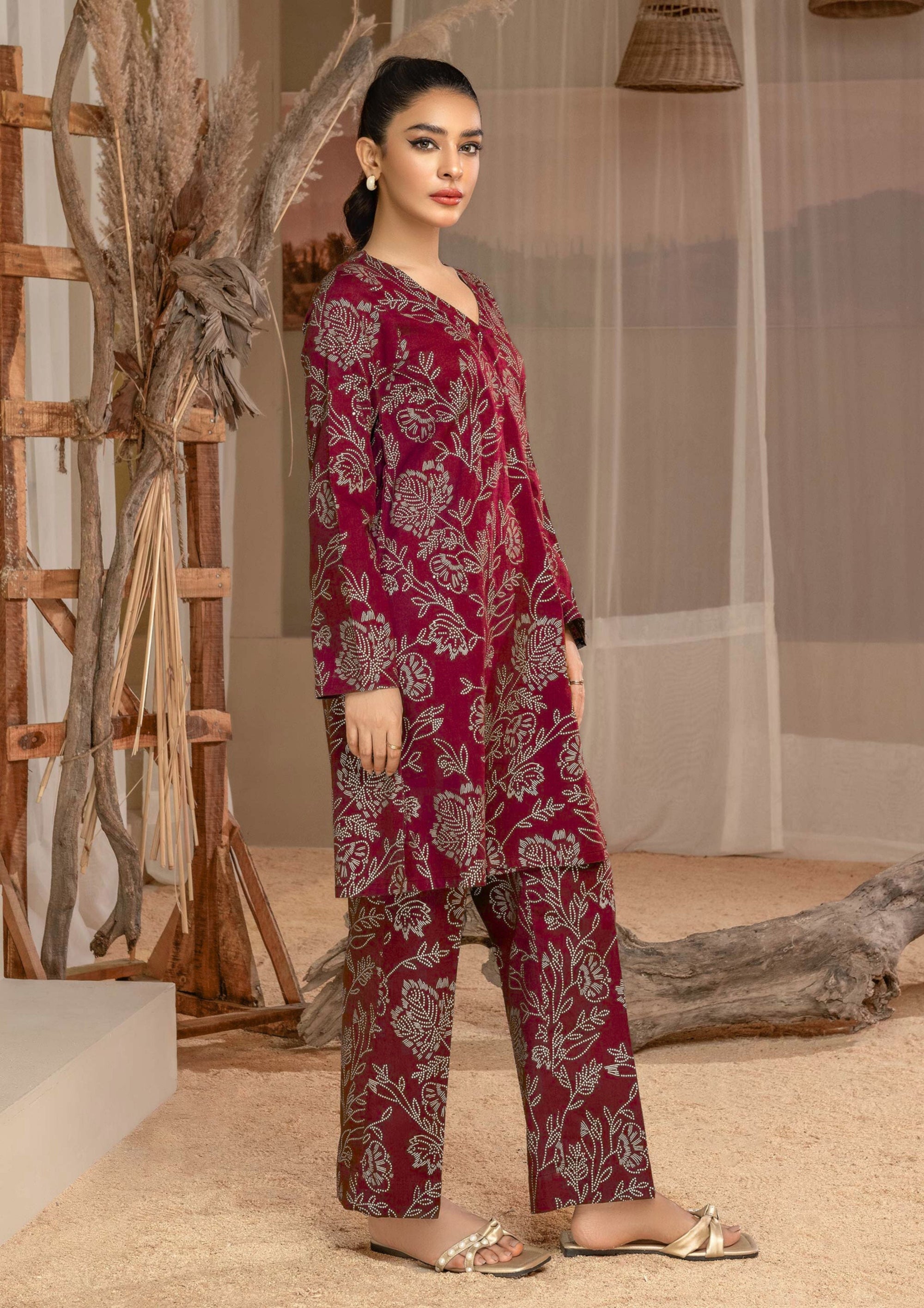 Hamna Kalim INDAS MAROON Women 2pcs