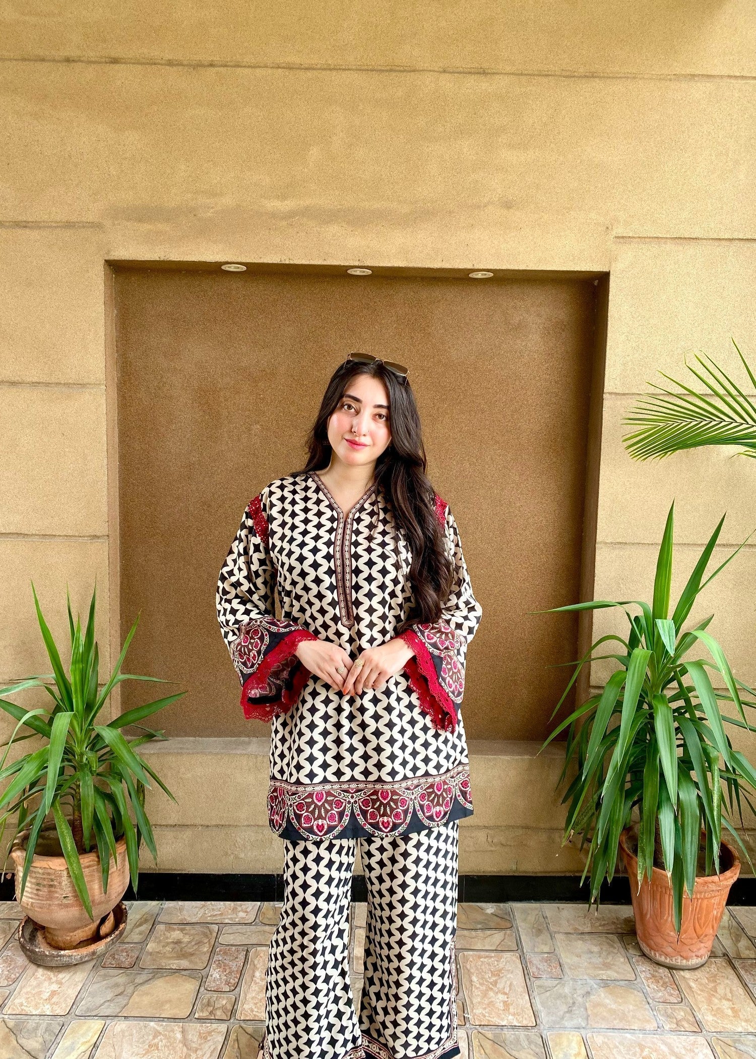 Preetpret Sahira Women 2pcs