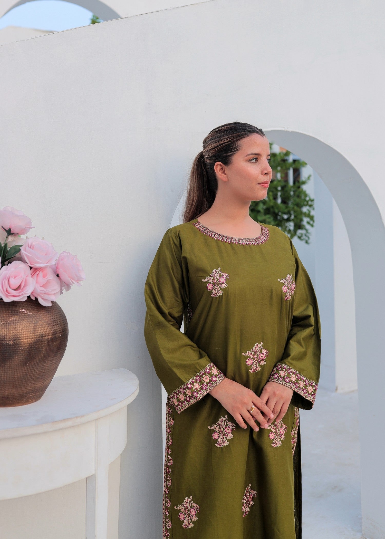 Shehroz Fashion CHANDI RESHAM Women 3pcs