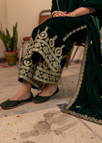 Mannat Kastoor Women 2pcs