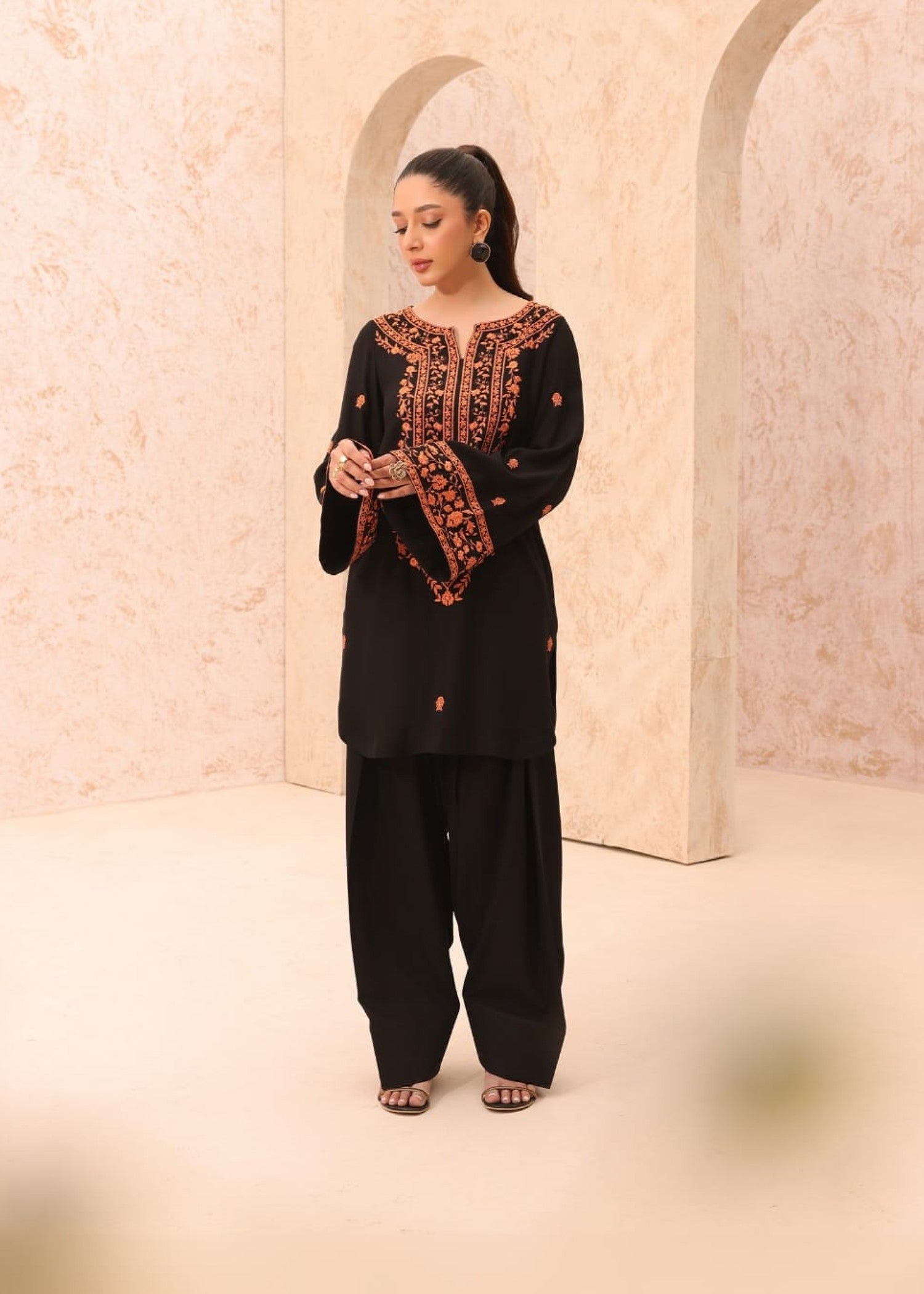 Shehroz Fashion KANWAL LILEN EMBROIDERY SUIT Women 2pcs