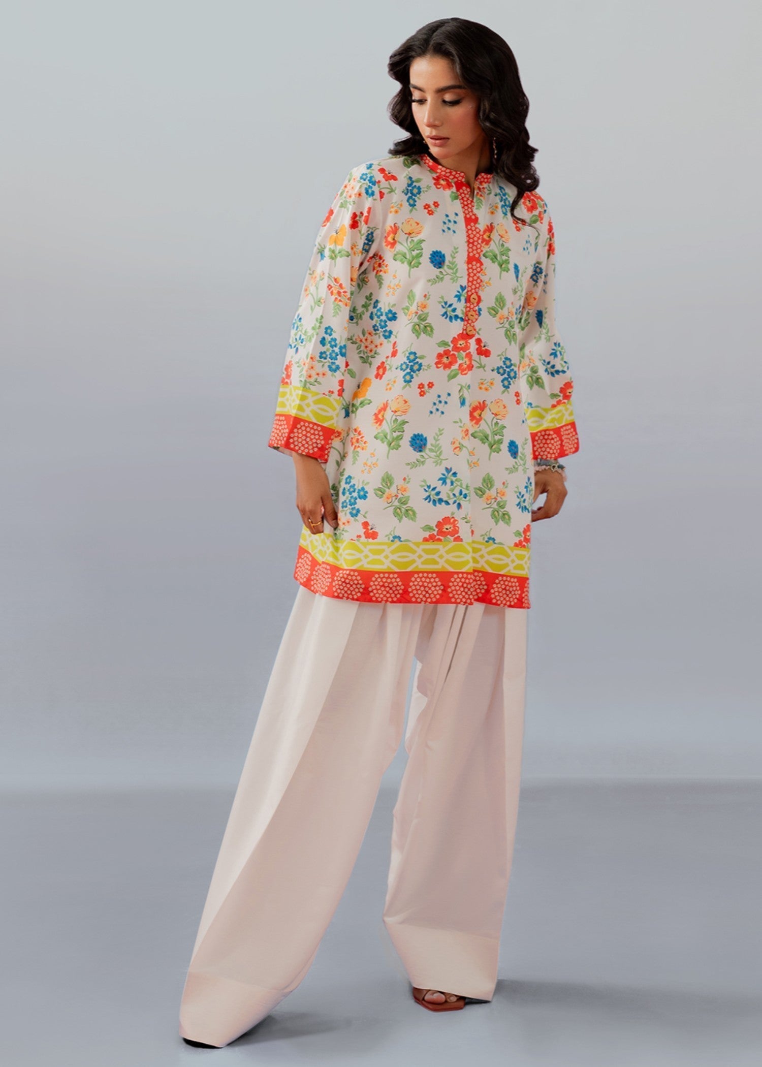 Kiara Sorrel Women 2pcs