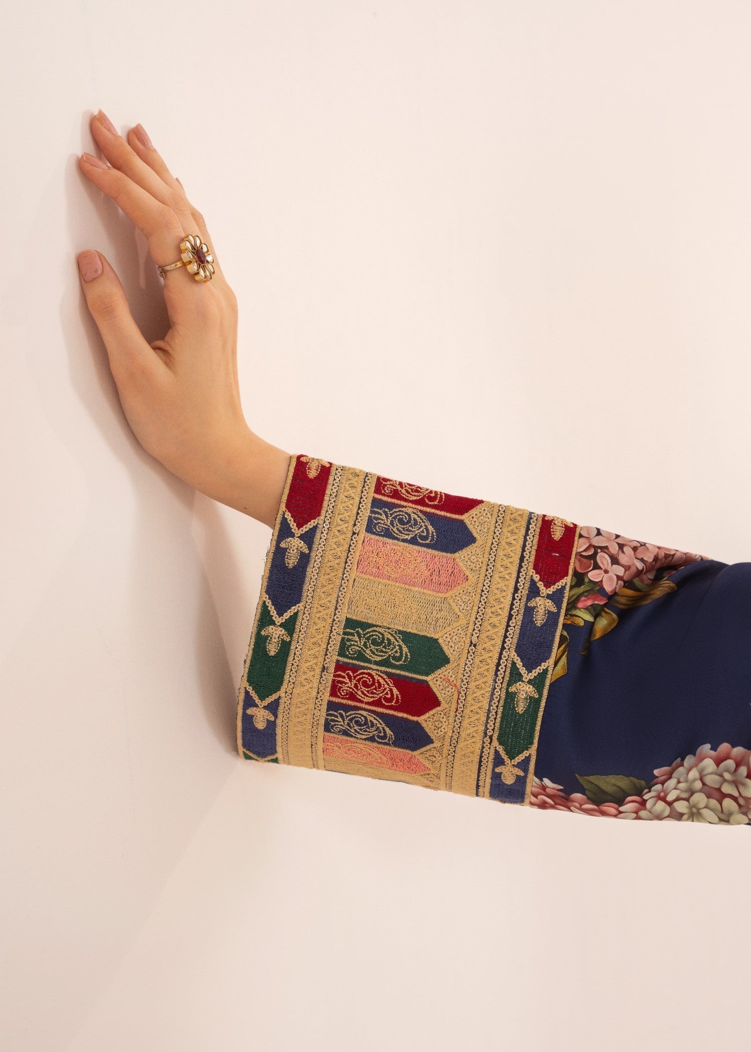 Rajdulari Kareena Silk Kaftan Women 1pcs