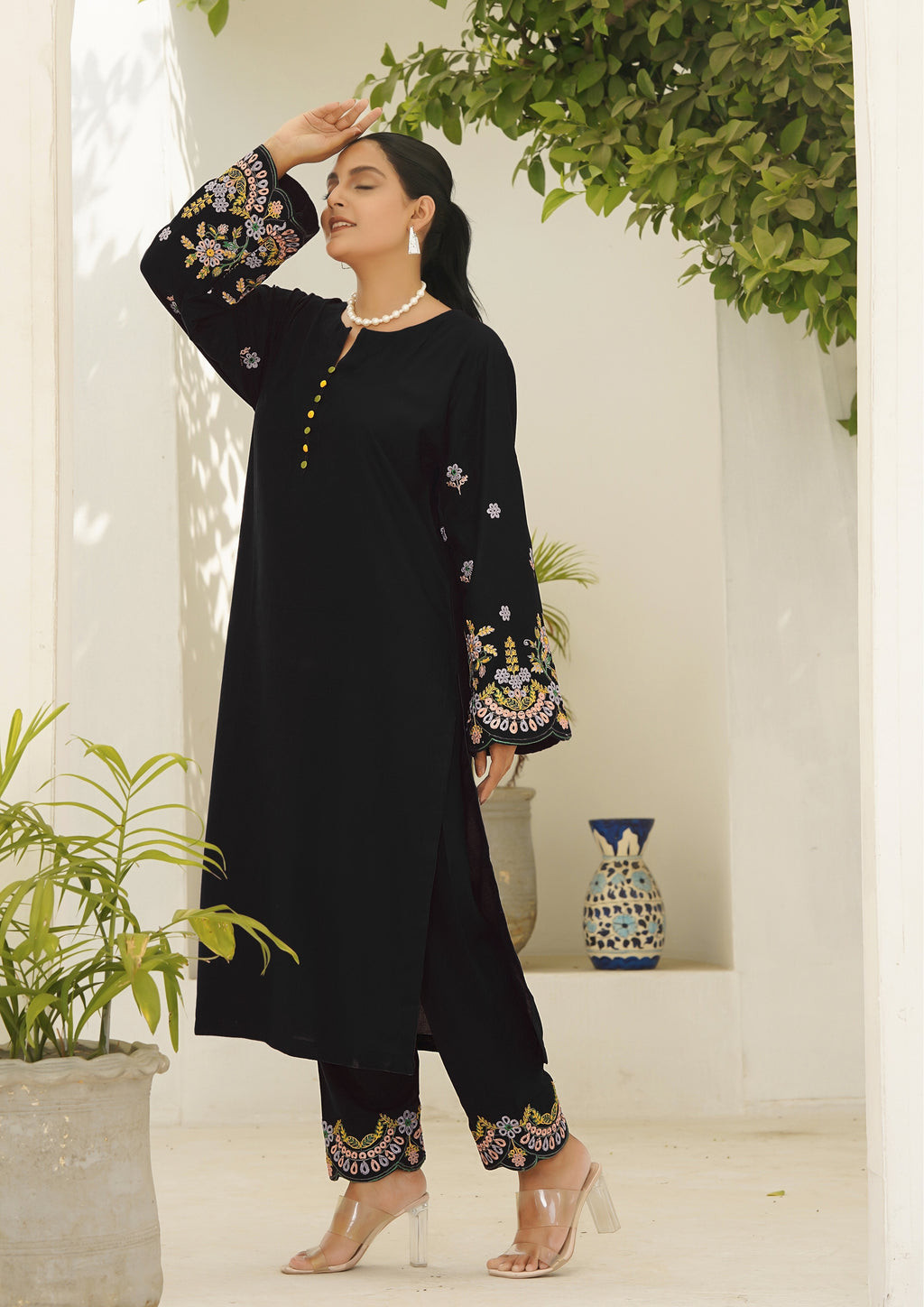 Hamna Kalim HUMA black Women 2pcs