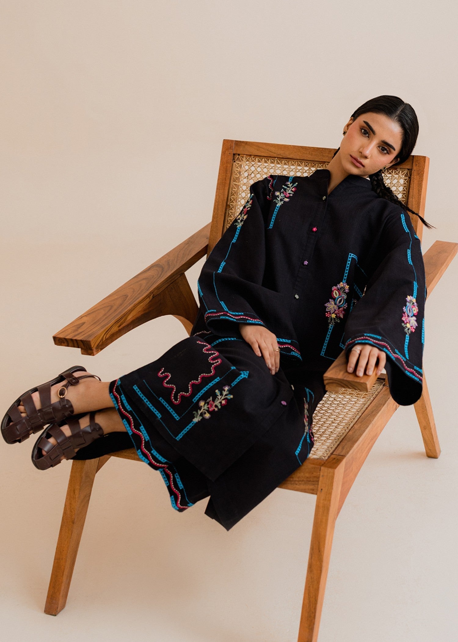 Kiara Dovra – Embroidered Co ords Khaddar Set Women 2pcs