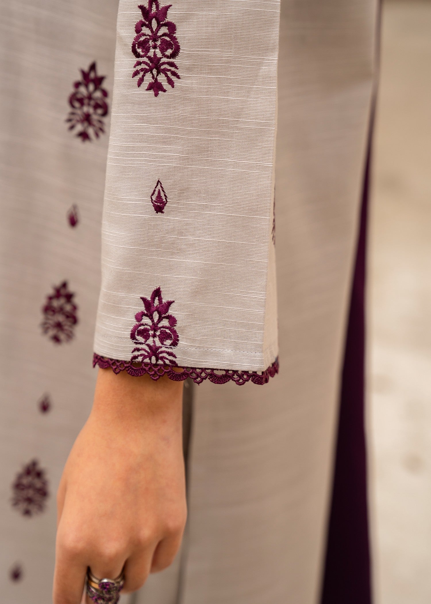 Thistle & Threads Zircon Women 3pcs