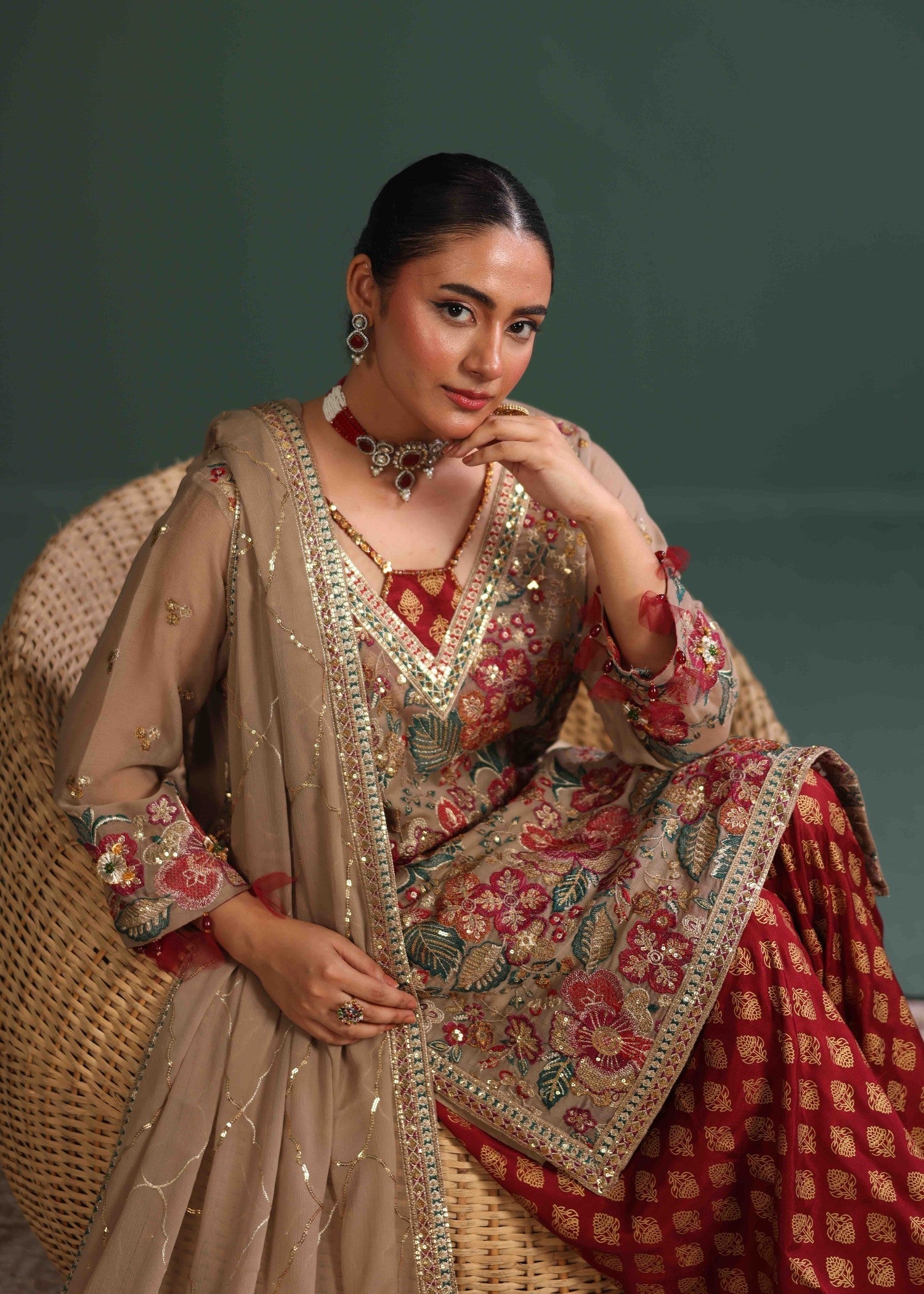 Costumo Novalie Women 4pcs