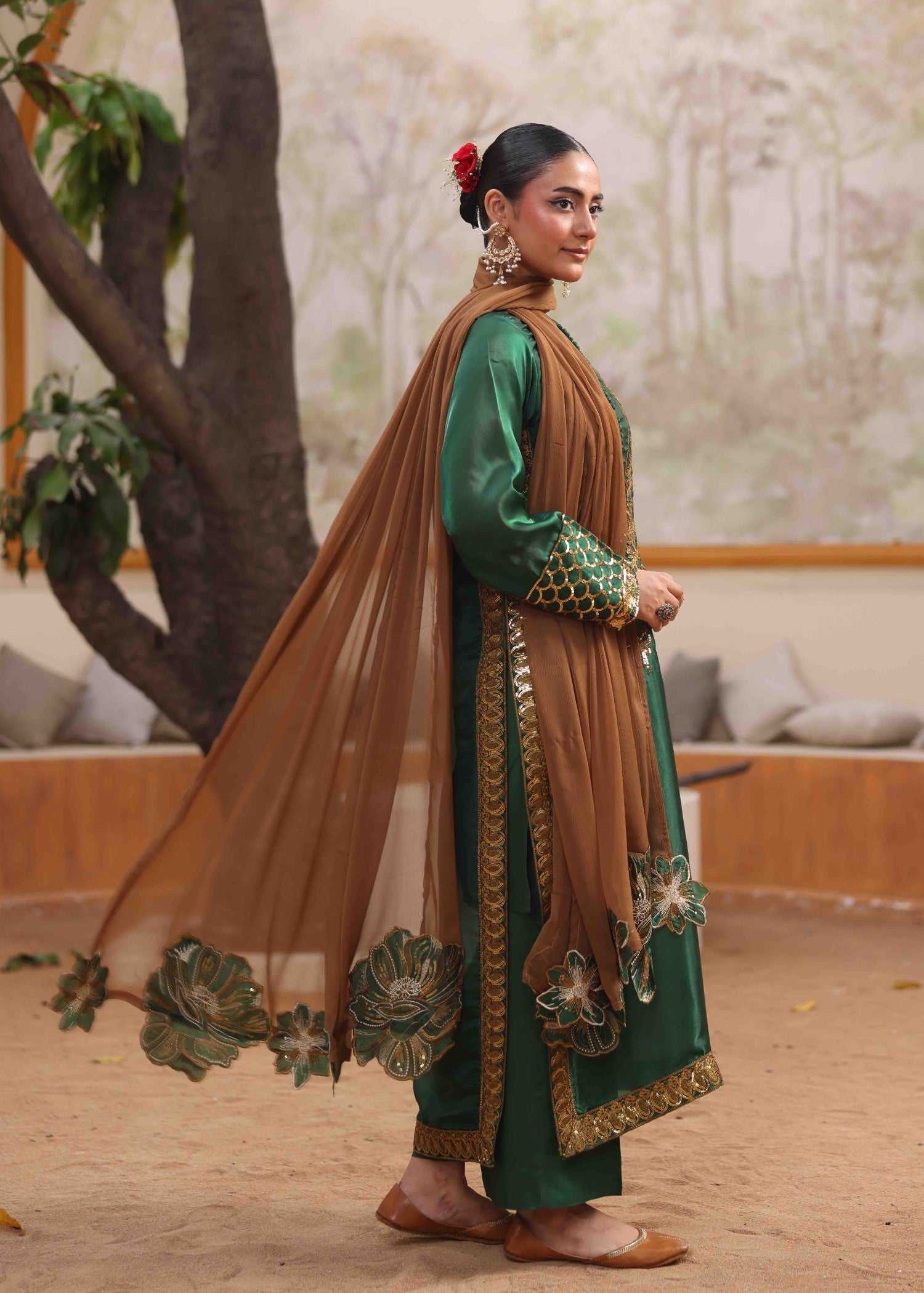 Costumo Amaris Women 4pcs