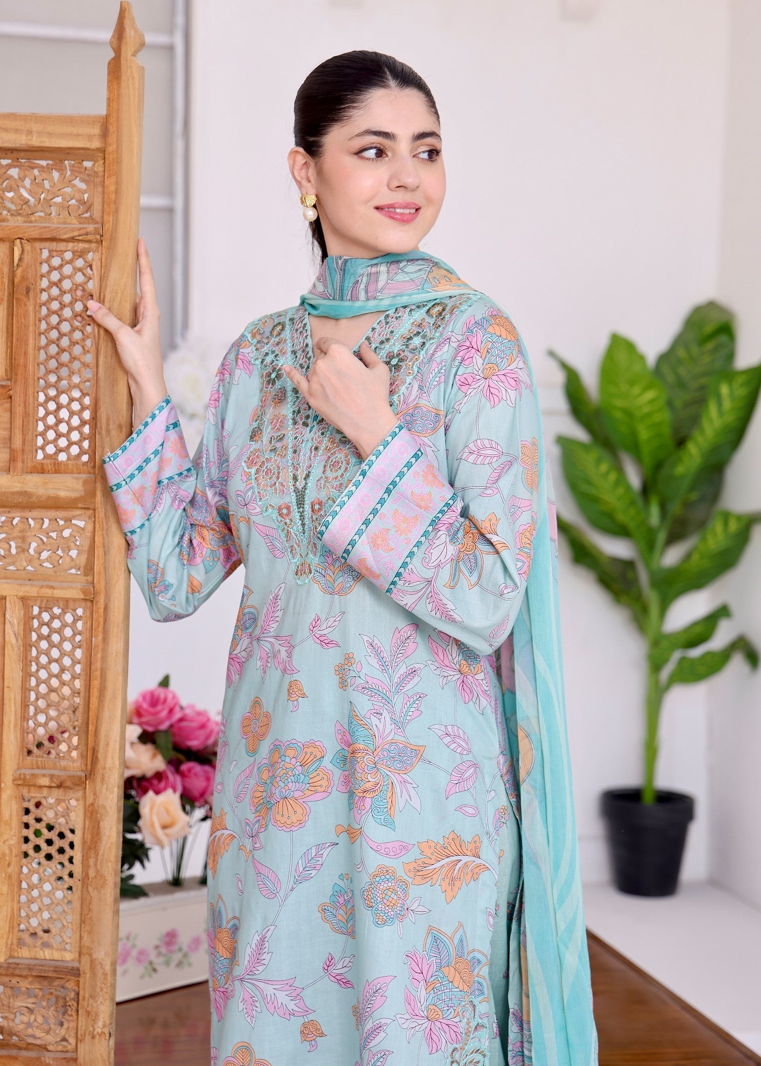 Polawn PD LAWN 25 428 | PRET LAWN COLLECTION Women 3pcs