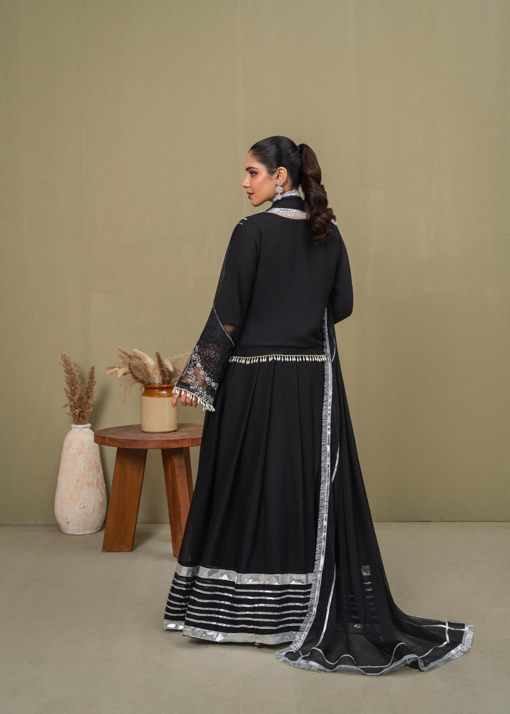 Pehnawa Fashion Silver Black lehenga chiffon Women 3pcs