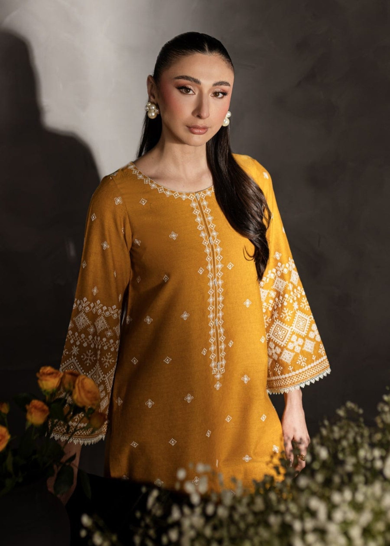 Shehroz Fashion ZAUQ E ZEENAT LAWN EMBROIDERY SUIT Women 2pcs
