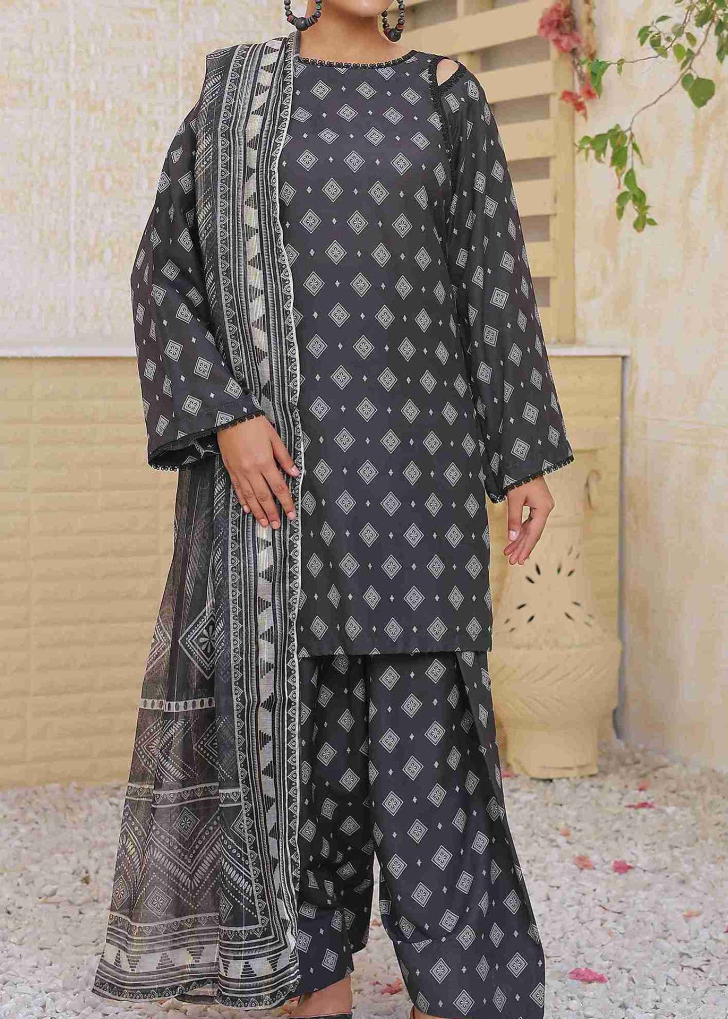 Zuruj Pret Graphite Glow (Farsh Shalwar) Women 3pcs